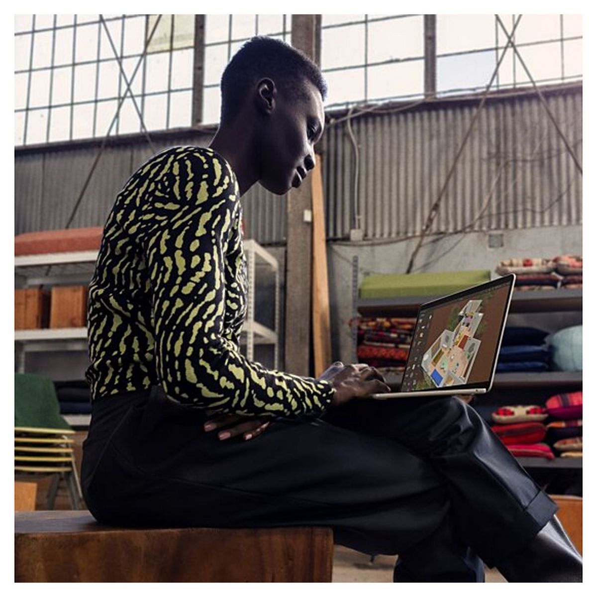 APPLE Ordinateur portable MacBook  Air 13" 256Go - Lumière Stellaire