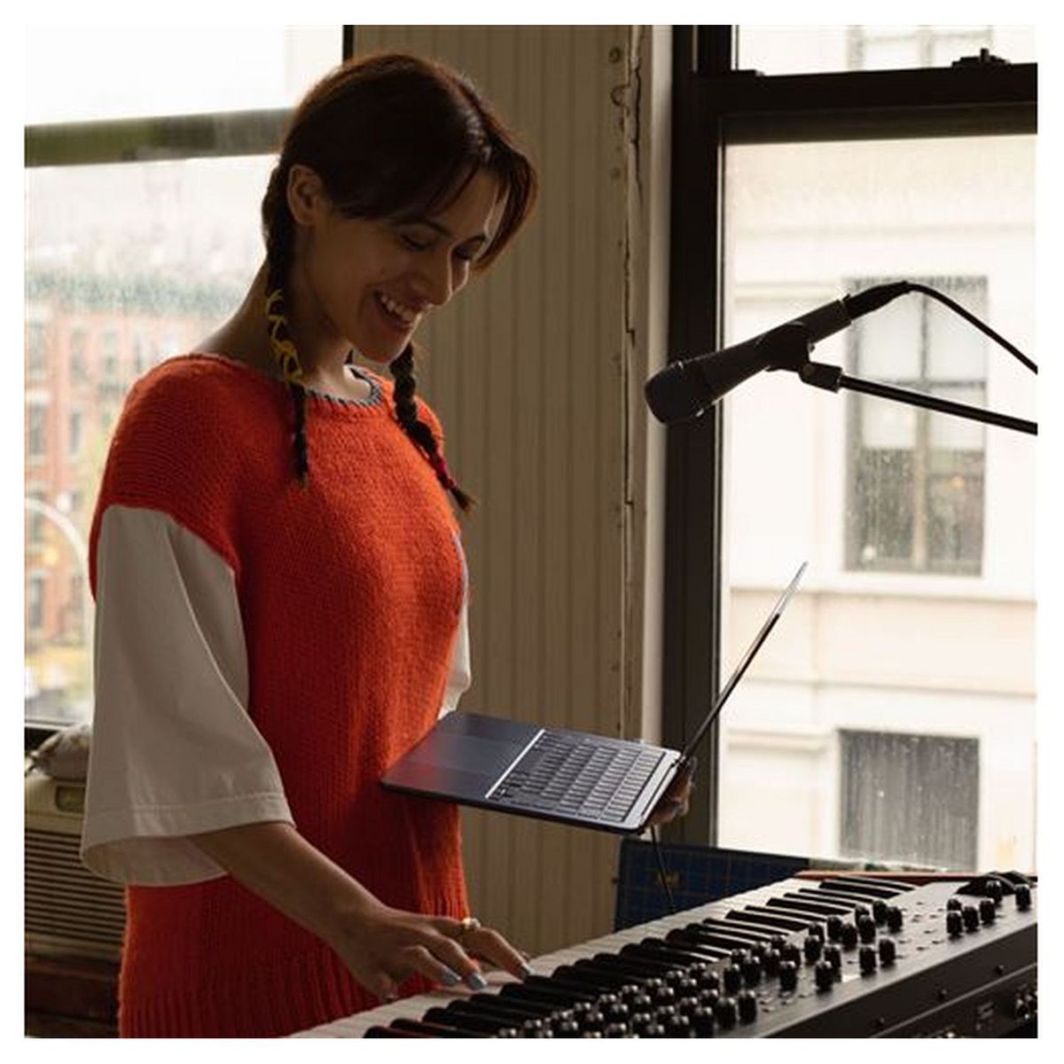 APPLE Ordinateur portable MacBook  Air 13" 256Go - Gris