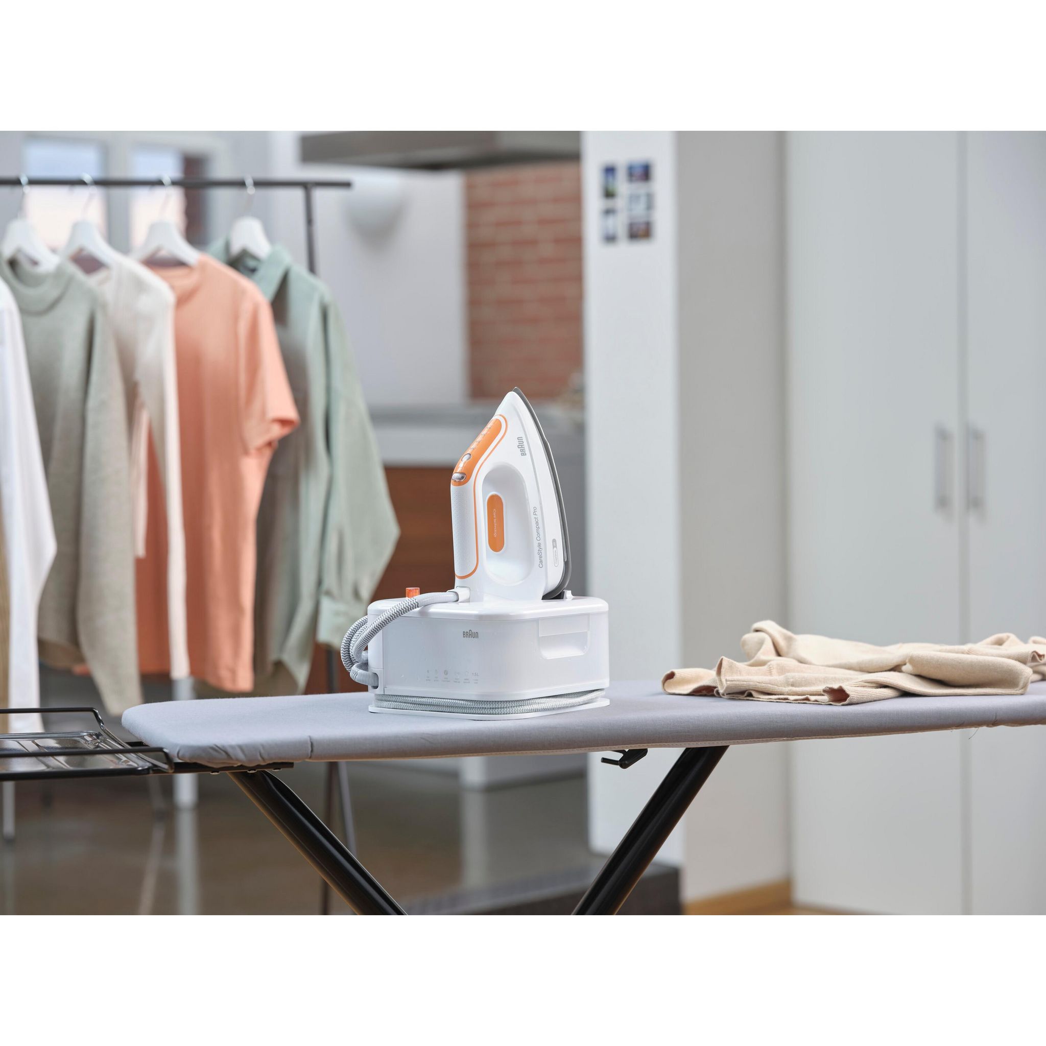 Voir la diapositive 6 : BRAUN Centrale vapeur IS2561WH - Blanc