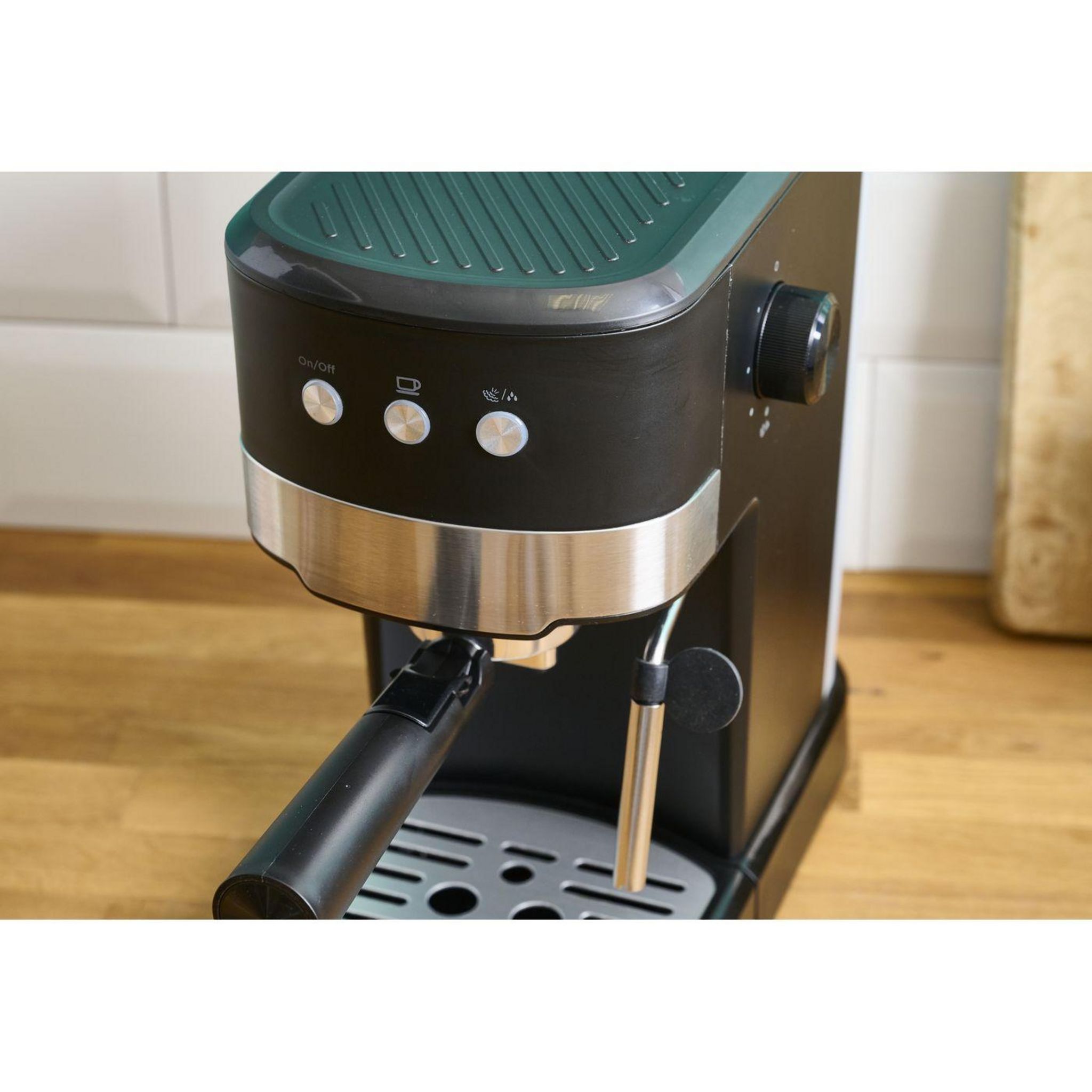 Voir la diapositive 3 : QILIVE Machine à café expresso Q.5342 - Noir