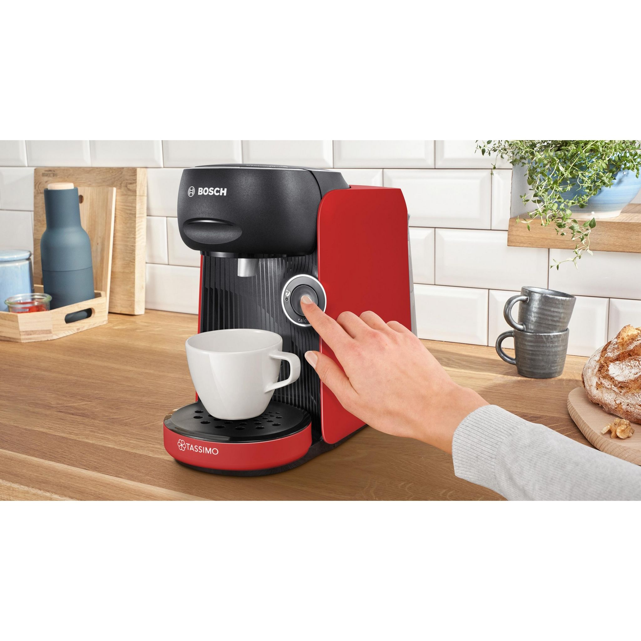 Voir la diapositive 3 : BOSCH Cafetière à dosette Tassimo 163E - Rouge