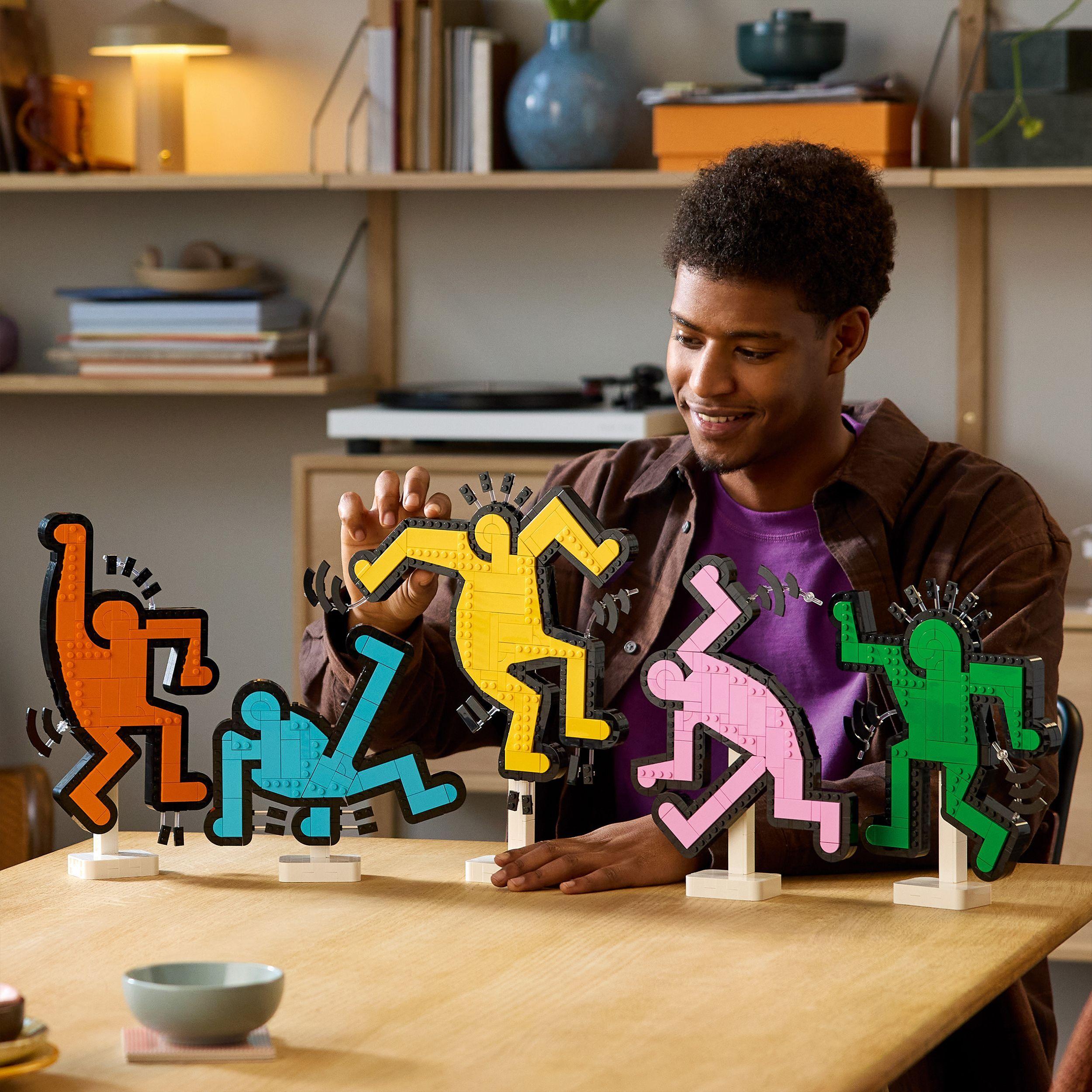 Voir la diapositive 7 : LEGO Art 31216 Keith Haring – Les Figures Dansantes - Set de Construction pour Adulte