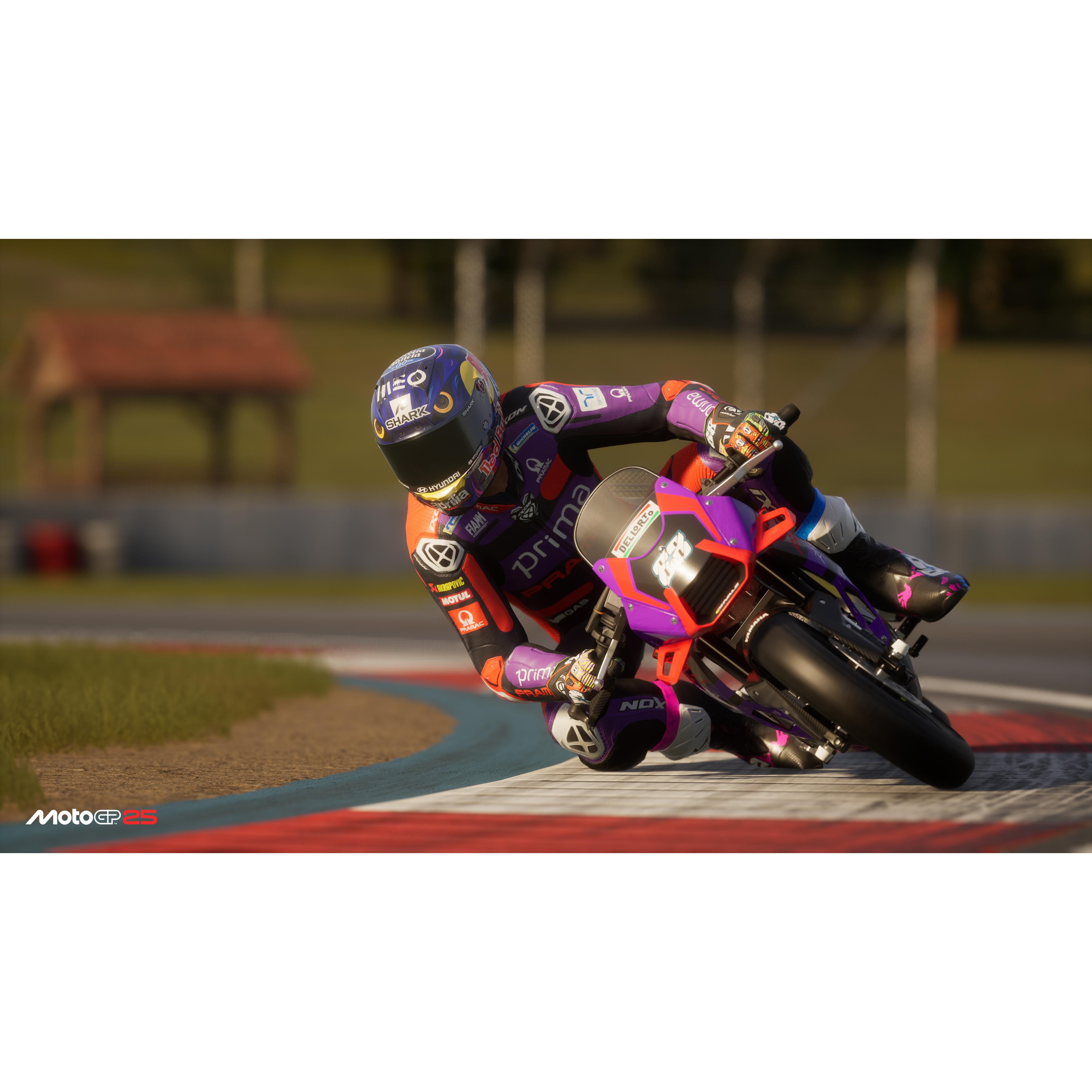 Voir la diapositive 4 : MotoGP 25 Day One Edition PS5