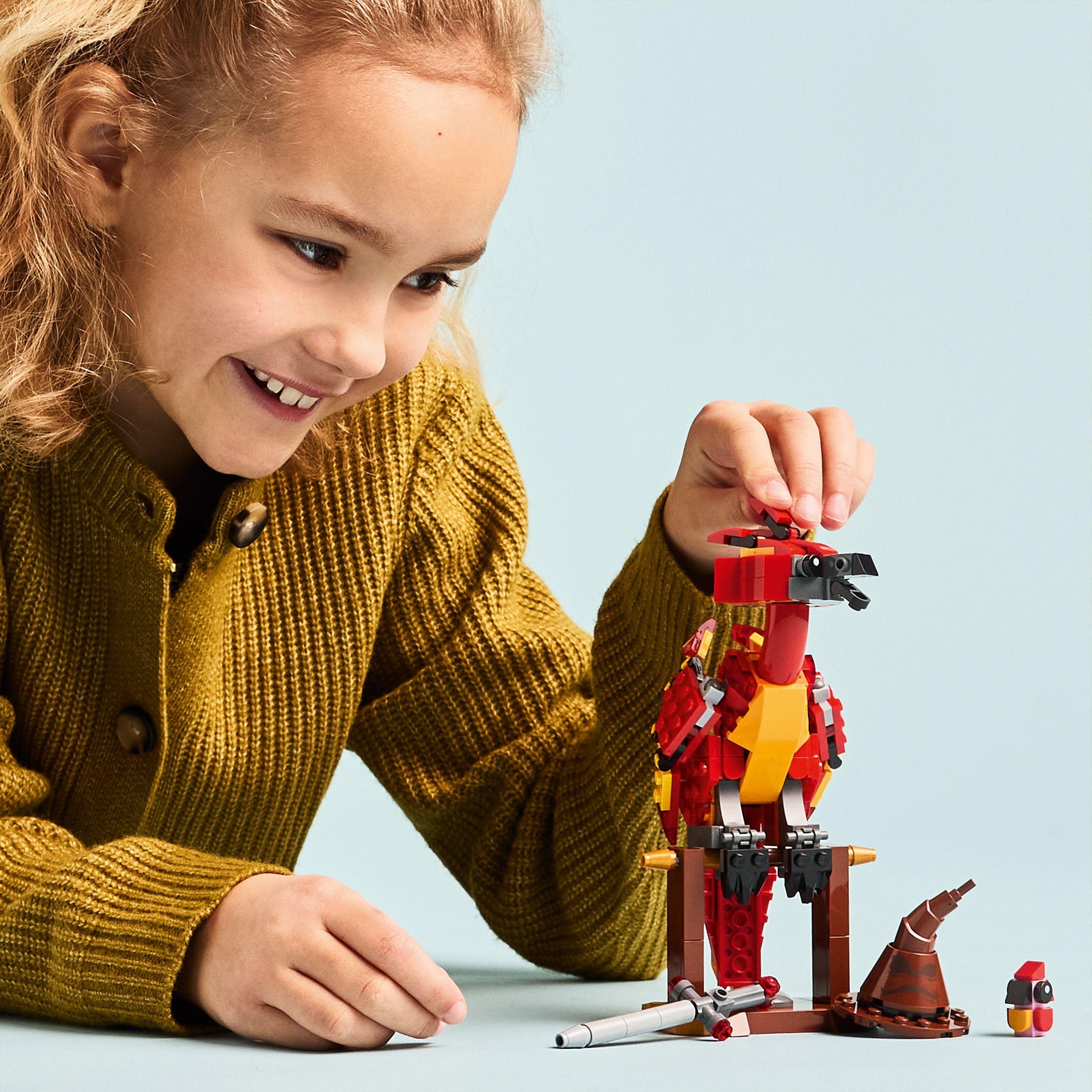 Voir la diapositive 7 : LEGO Harry Potter 76448 Fumseck : Le Phénix de Dumbledore - Jouet Fille ou Garçon 8 ans