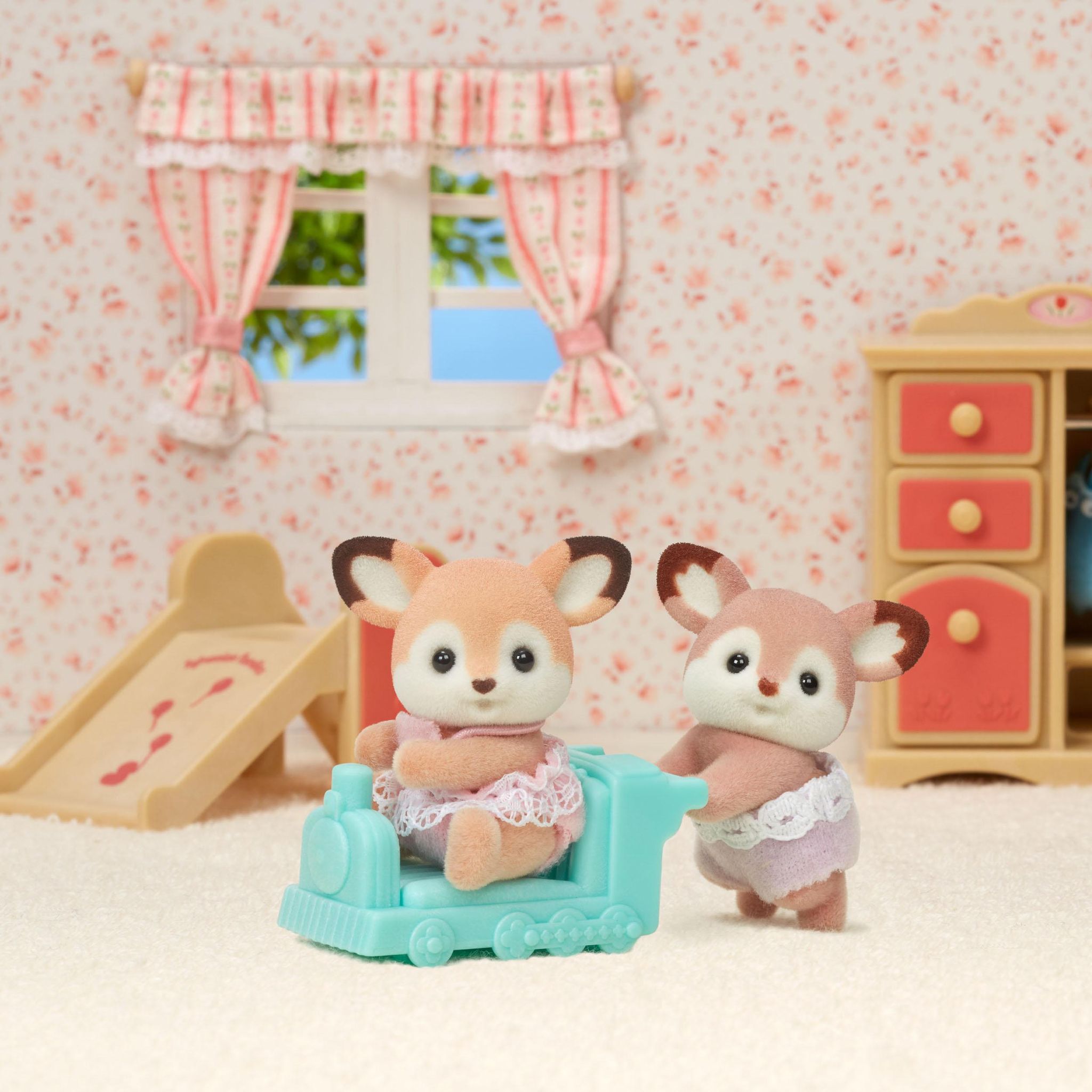 Voir la diapositive 3 : EPOCH D'ENFANCE Les jumeaux biches Famille Sylvanian