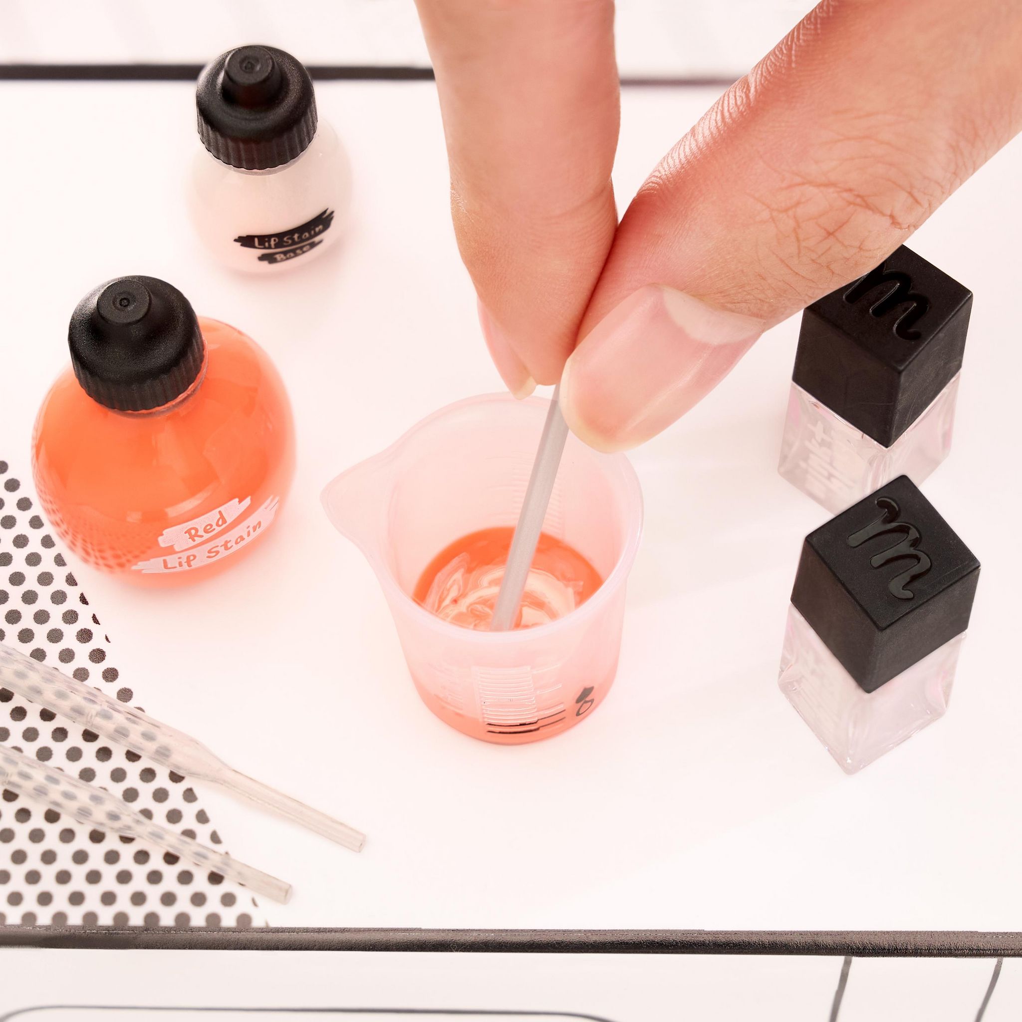 Voir la diapositive 9 : MINIVERSE Boule Miniverse Make it Mini Make Up