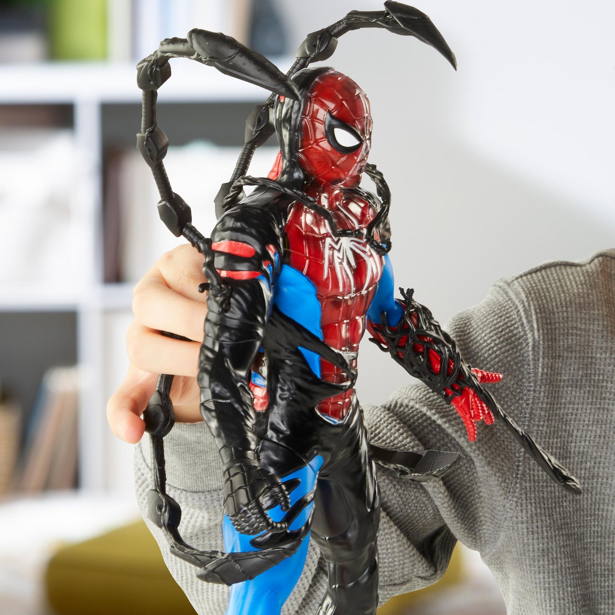 Voir la diapositive 7 : HASBRO Figurine Spiderman Venom Versus Métamorphose Liquide