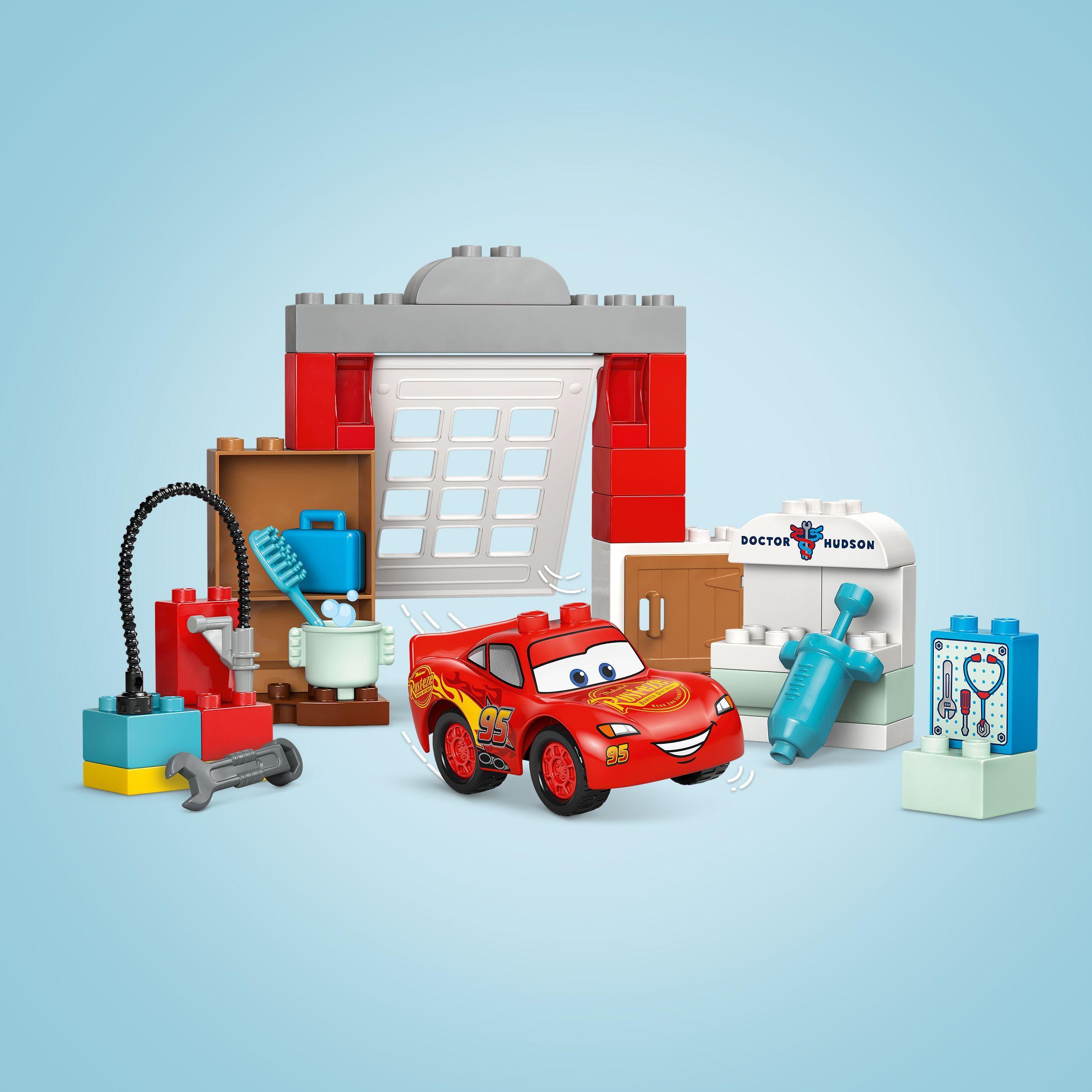 Voir la diapositive 4 : LEGO DUPLO │ Disney Et Pixar Cars 10456 La Visite De Mcqueen Au Garage De Doc - Jeu 2 Ans