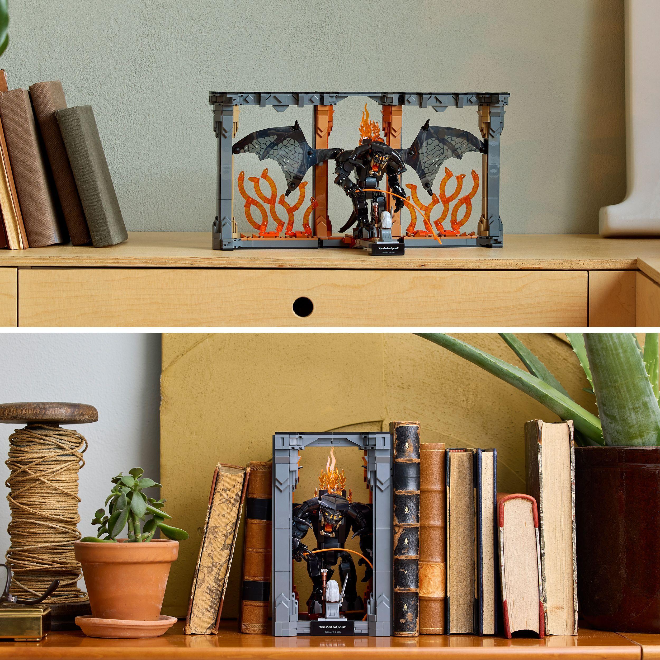 Voir la diapositive 4 : LEGO Icons 10367 Le Seigneur des Anneaux : Book Nook du Balrog - Set pour Adulte - Déco