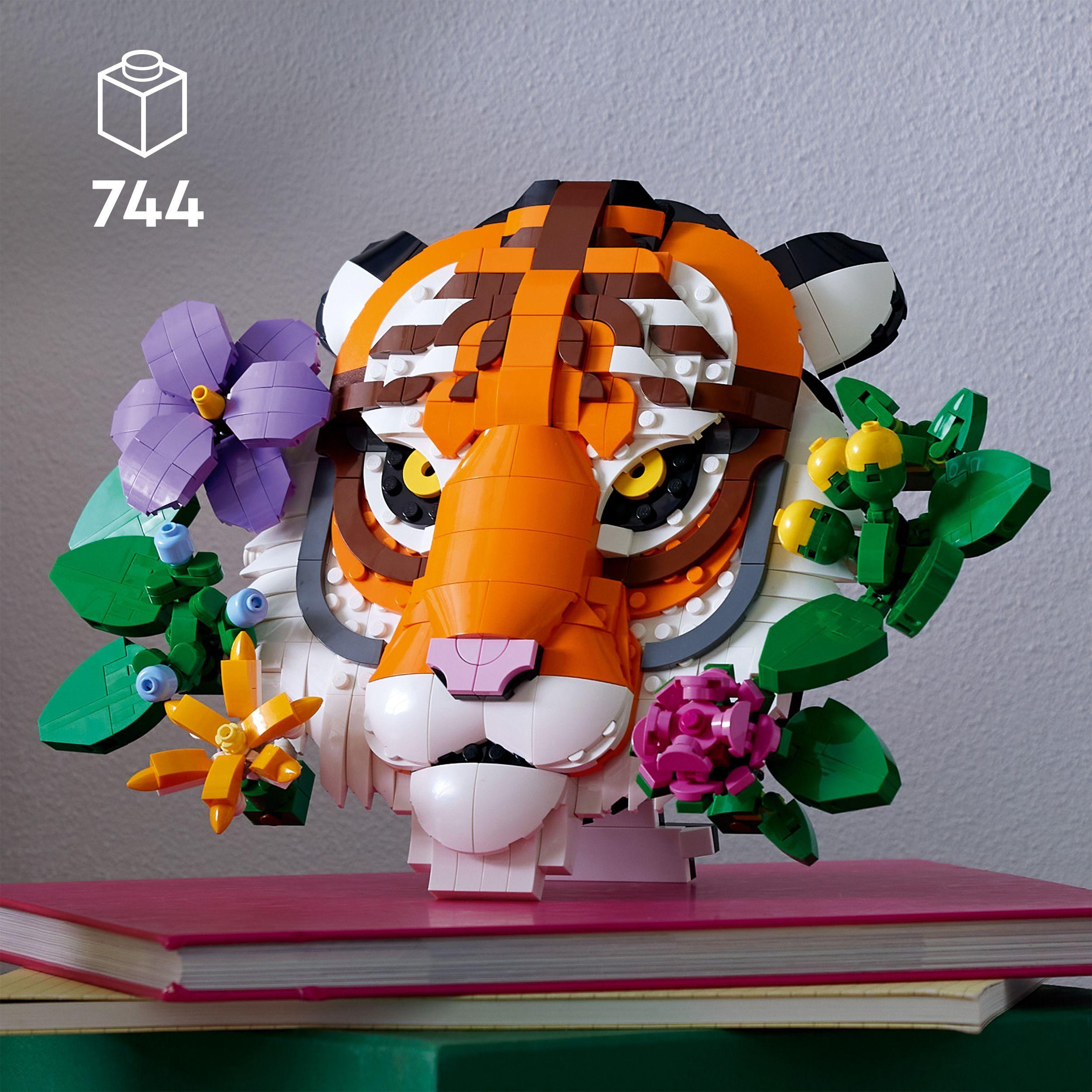 Voir la diapositive 3 : LEGO Art 31217 La Collection Faune – Le Tigre - Set Adulte - Décoration Murale Avec Fleurs