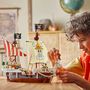 Voir la diapositive 7 : LEGO Le Bateau Pirate Vogue Merry One Piece 75639