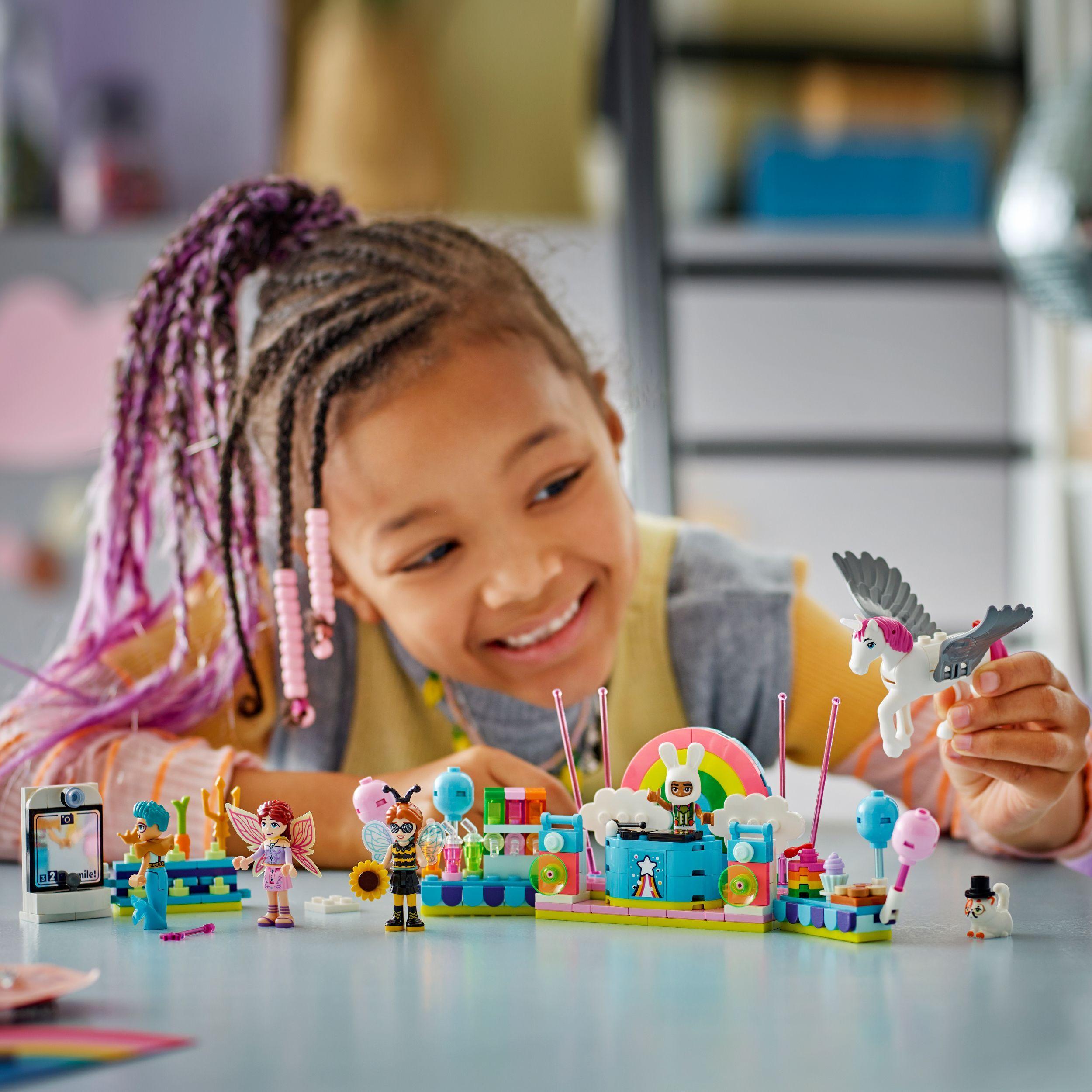 Voir la diapositive 7 : LEGO Friends 42661 Soirée Déguisée avec une Licorne et une Fée - Jouet dès 6 ans - Cheval