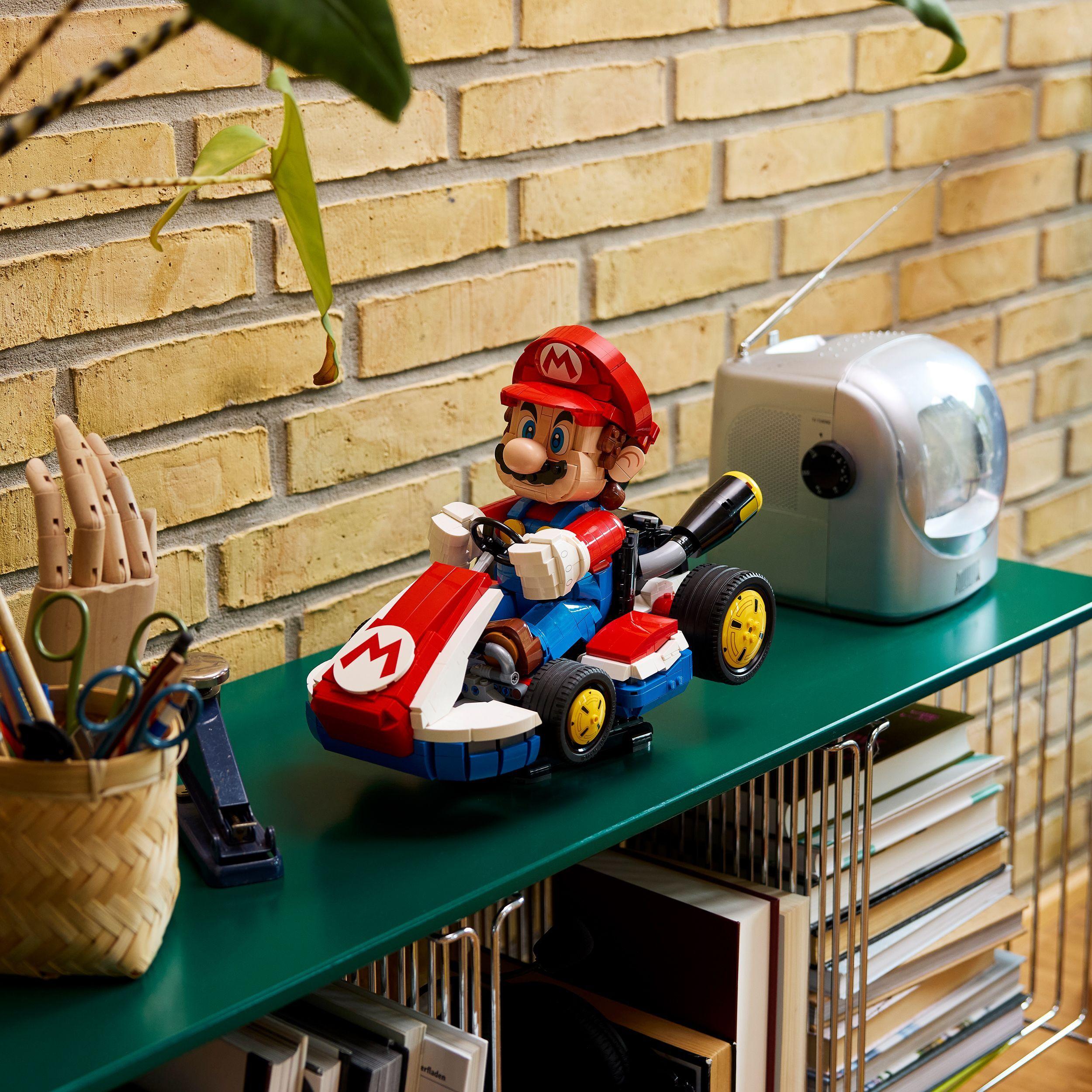 Voir la diapositive 4 : LEGO Mario Kart 72037 Mario Et Kart Standard - Set De Construction Pour Adulte – Figurine