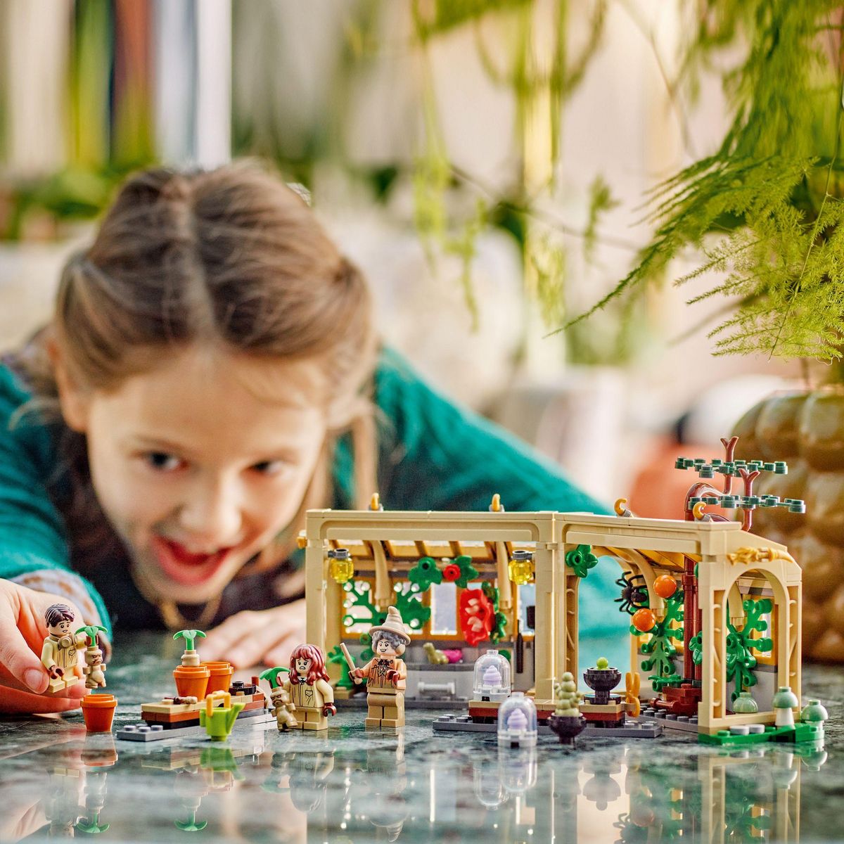 LEGO Harry Potter 76445 - Le chateau de Poudlard : Le cours de Botanique