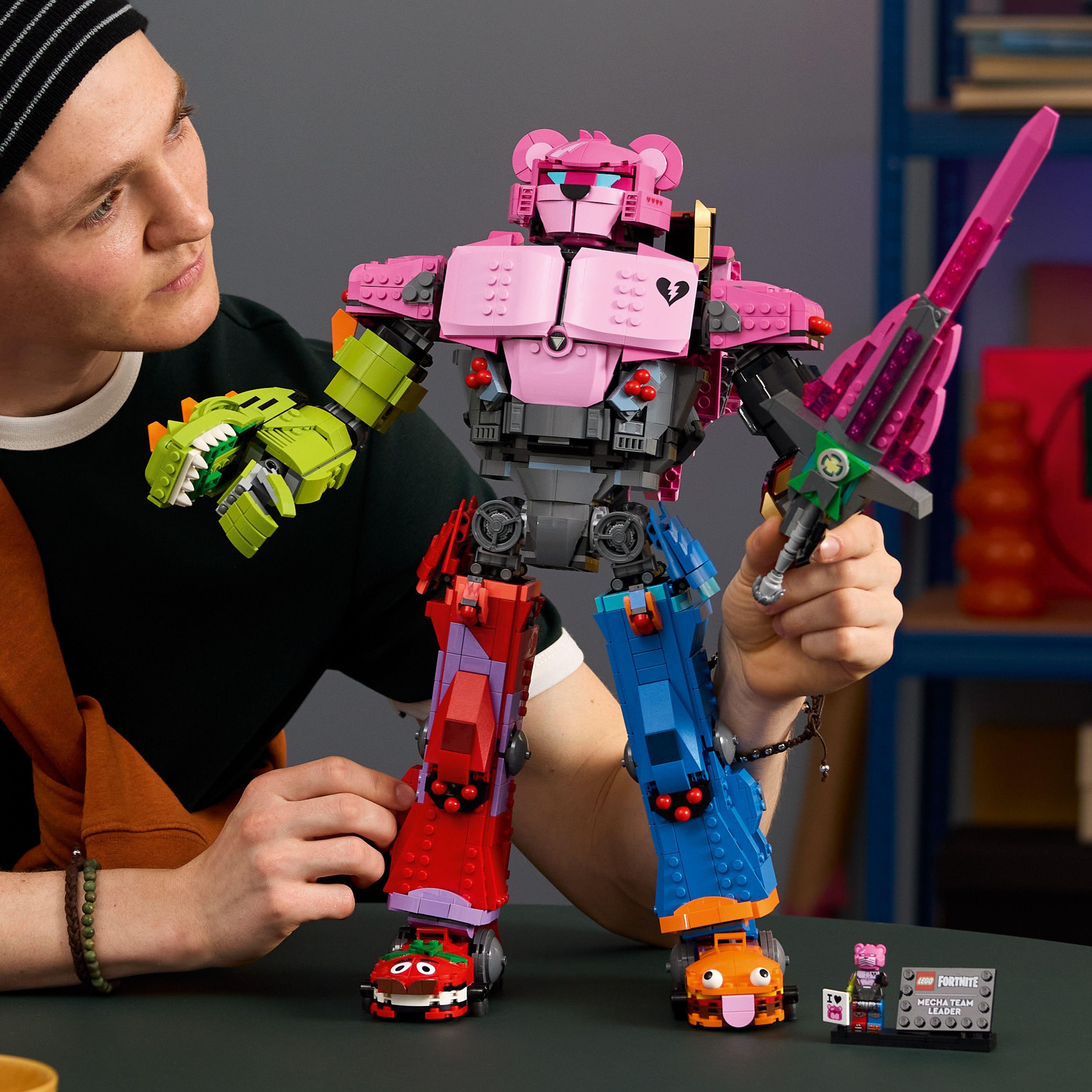 Voir la diapositive 7 : LEGO Fortnite 77078 Chef de l'Équipe Mécha - Set de Construction Collector pour Adulte