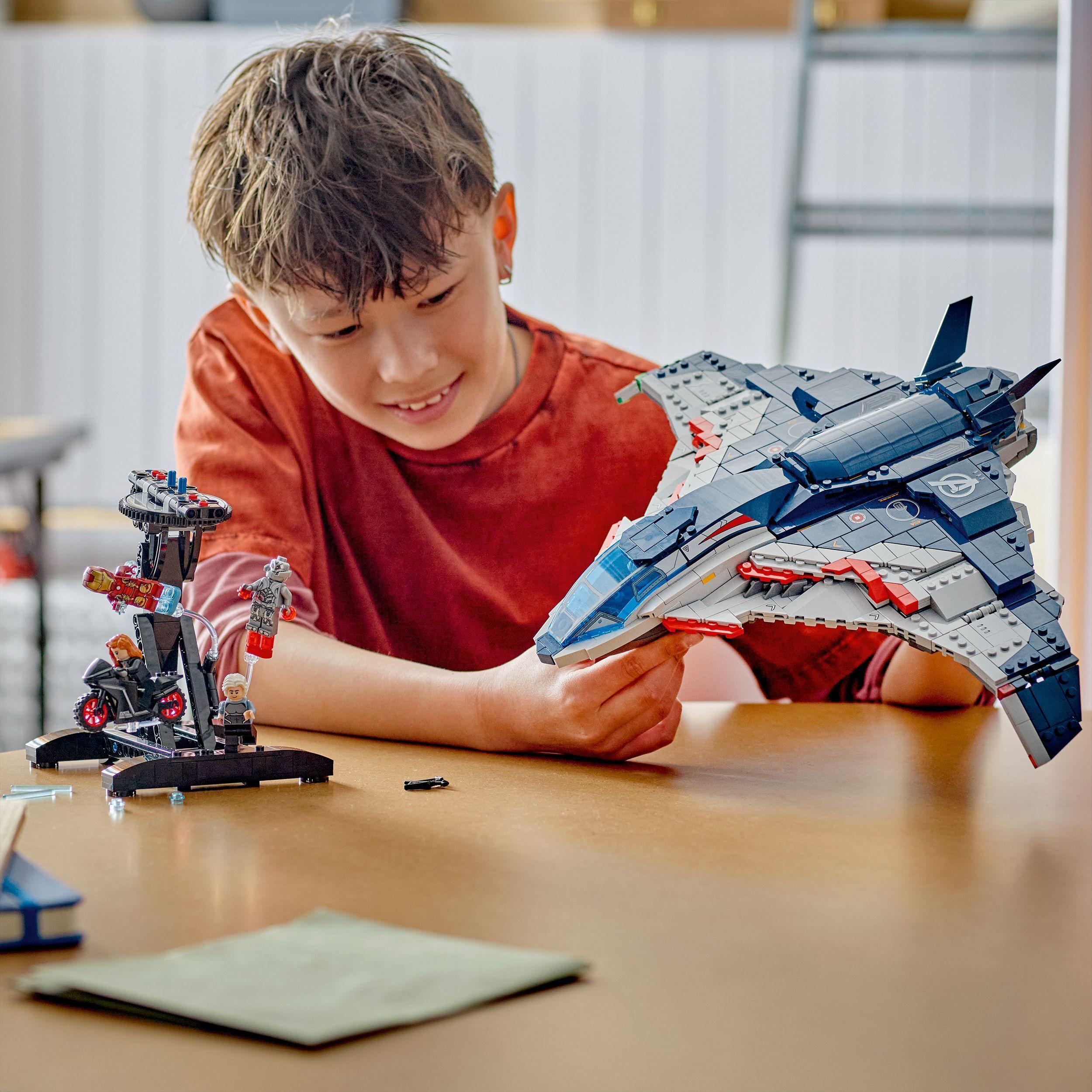 Voir la diapositive 7 : LEGO Marvel 76325 Le Quinjet d’Avengers : L'Ère d'Ultron - Jeu Garçon ou Fille 10 ans