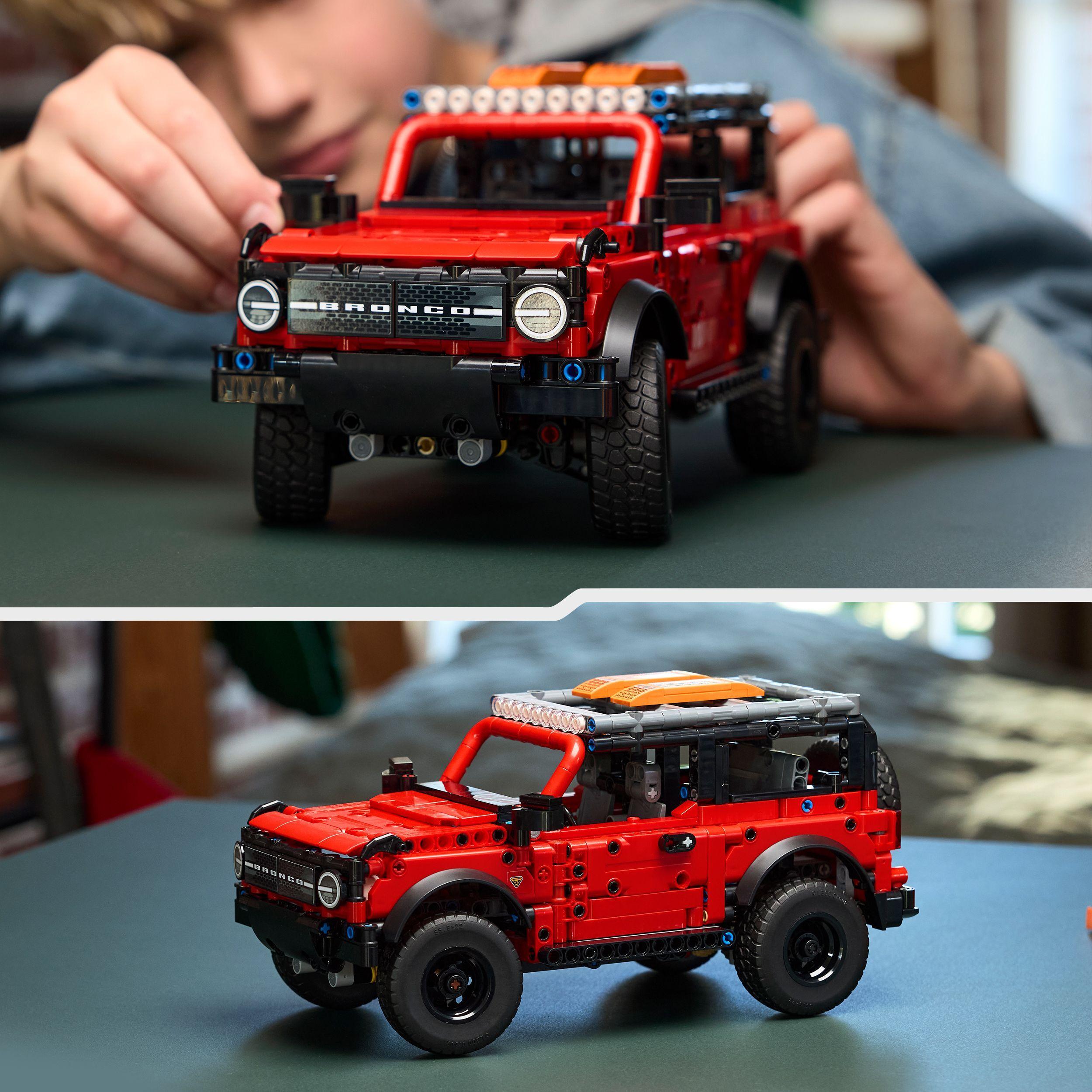 Voir la diapositive 6 : LEGO Technic 42213 SUV Ford Bronco - Jeu de Construction Collector Garçon ou Fille 9 ans