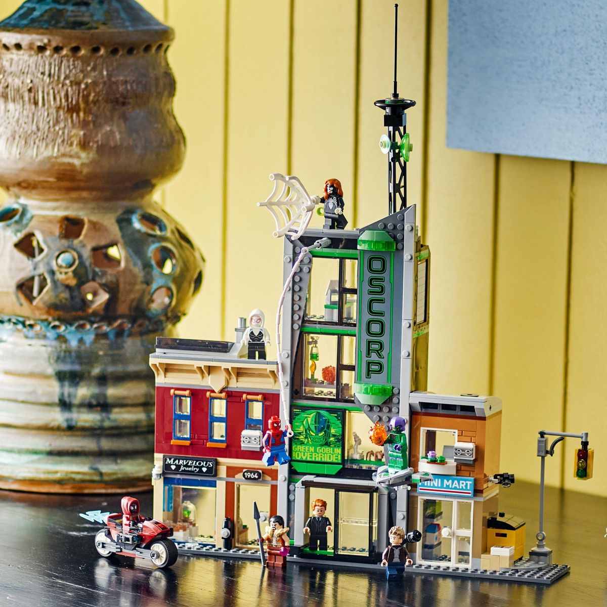 LEGO Marvel 76324 - Spider Man contre Oscorp