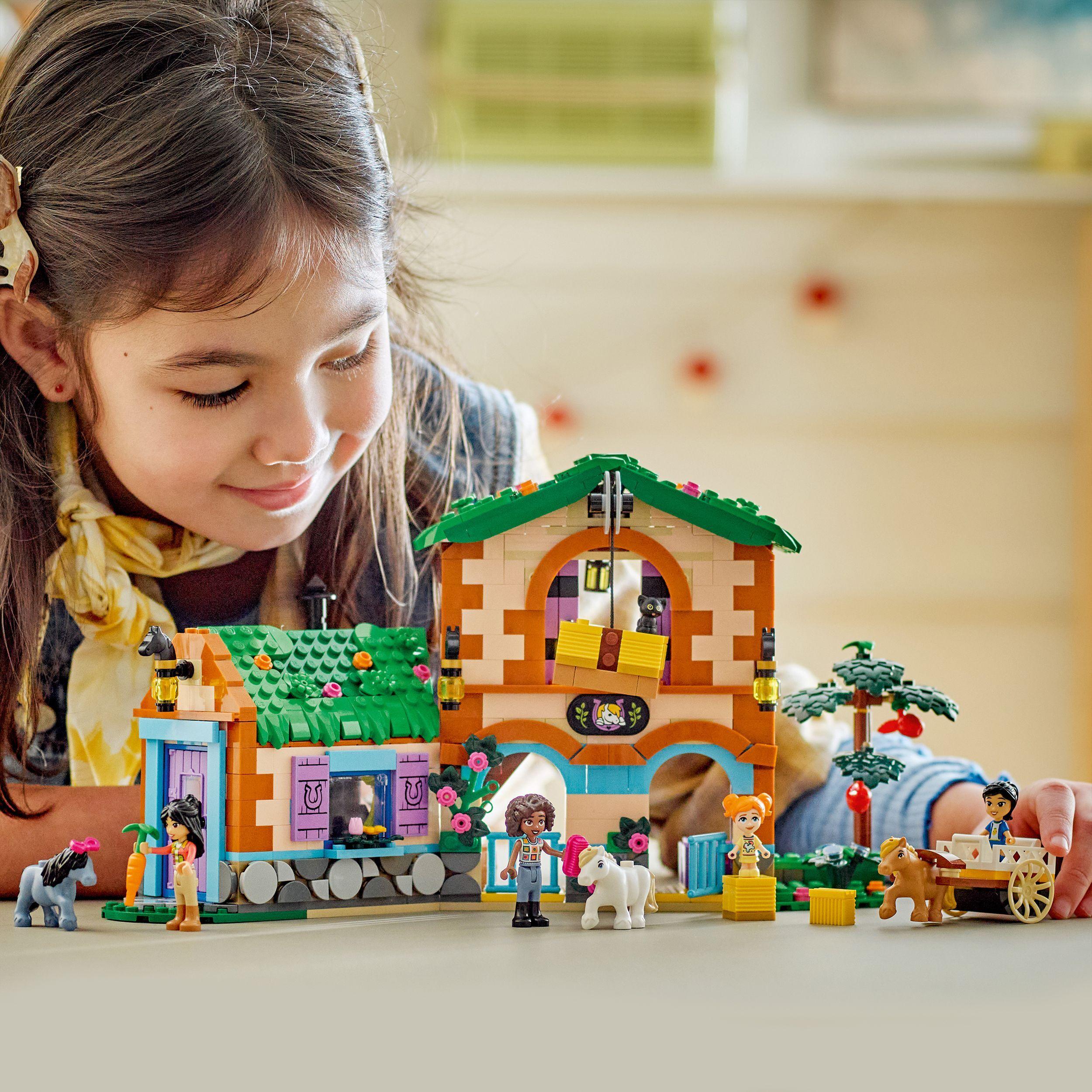 Voir la diapositive 7 : LEGO Friends 42654 Le Ranch et les Écuries des Poneys - Jouet Fille ou Garçon dès 7 ans