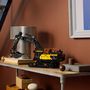 Voir la diapositive 4 : LEGO Technic 42215 - Pelleteuse Volvo EC500 Hybride
