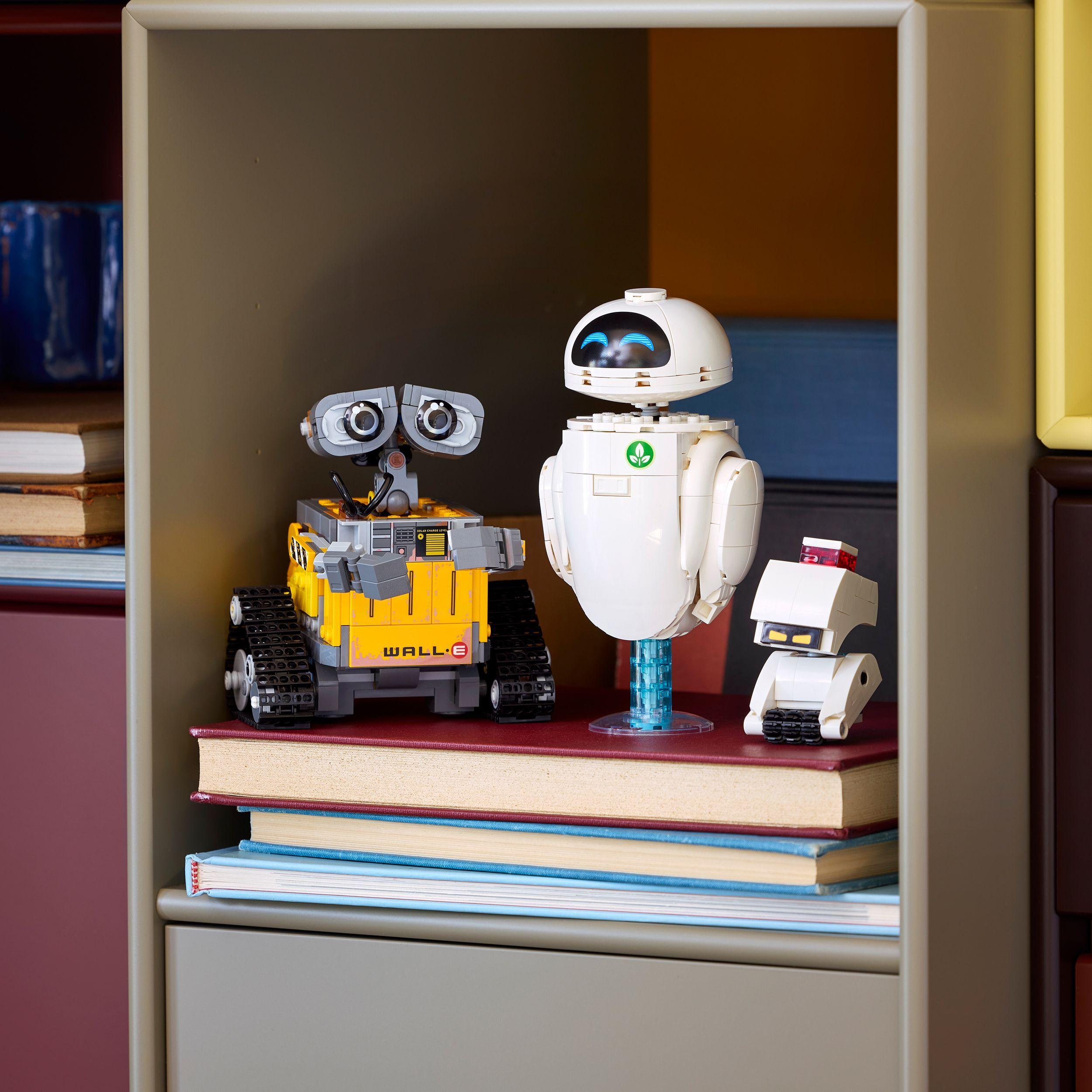 Voir la diapositive 4 : LEGO Disney et Pixar 43279 WALL-E et EVE - Set de Construction DIY pour Adulte - Cadeau