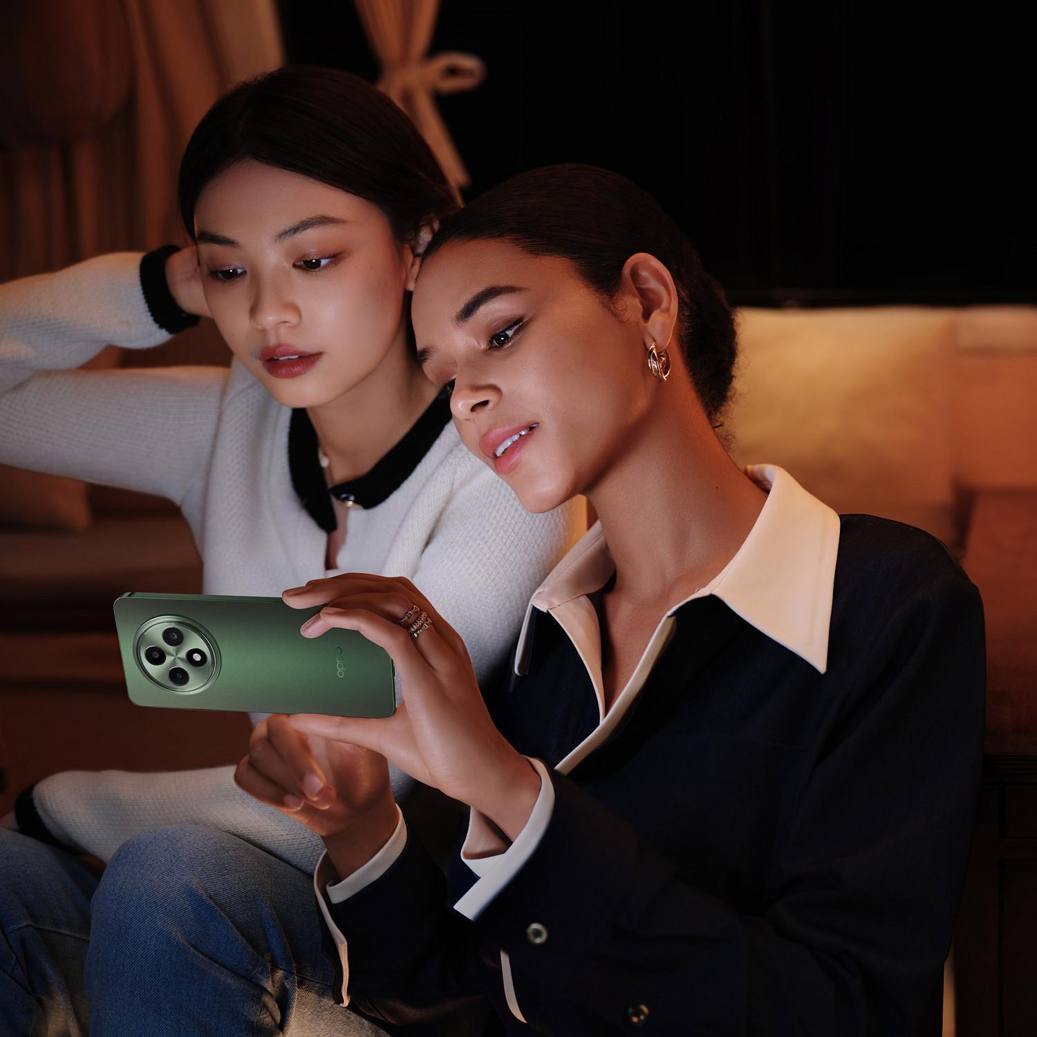 Voir la diapositive 10 : OPPO Reno 12FS 5G 512Go - Vert