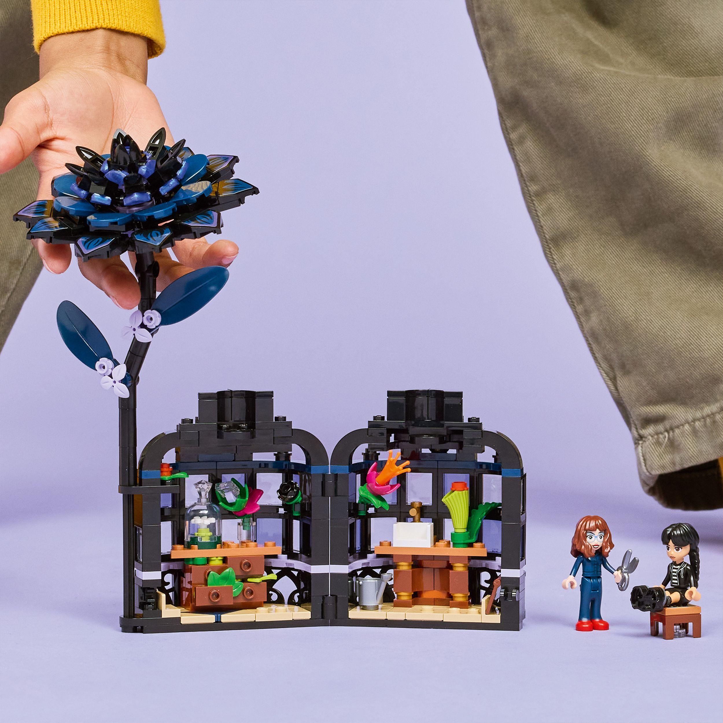 Voir la diapositive 6 : LEGO Mercredi 76784 Le Dahlia Noir - Jeu de Construction dès 9 ans - Fleur Artificielle