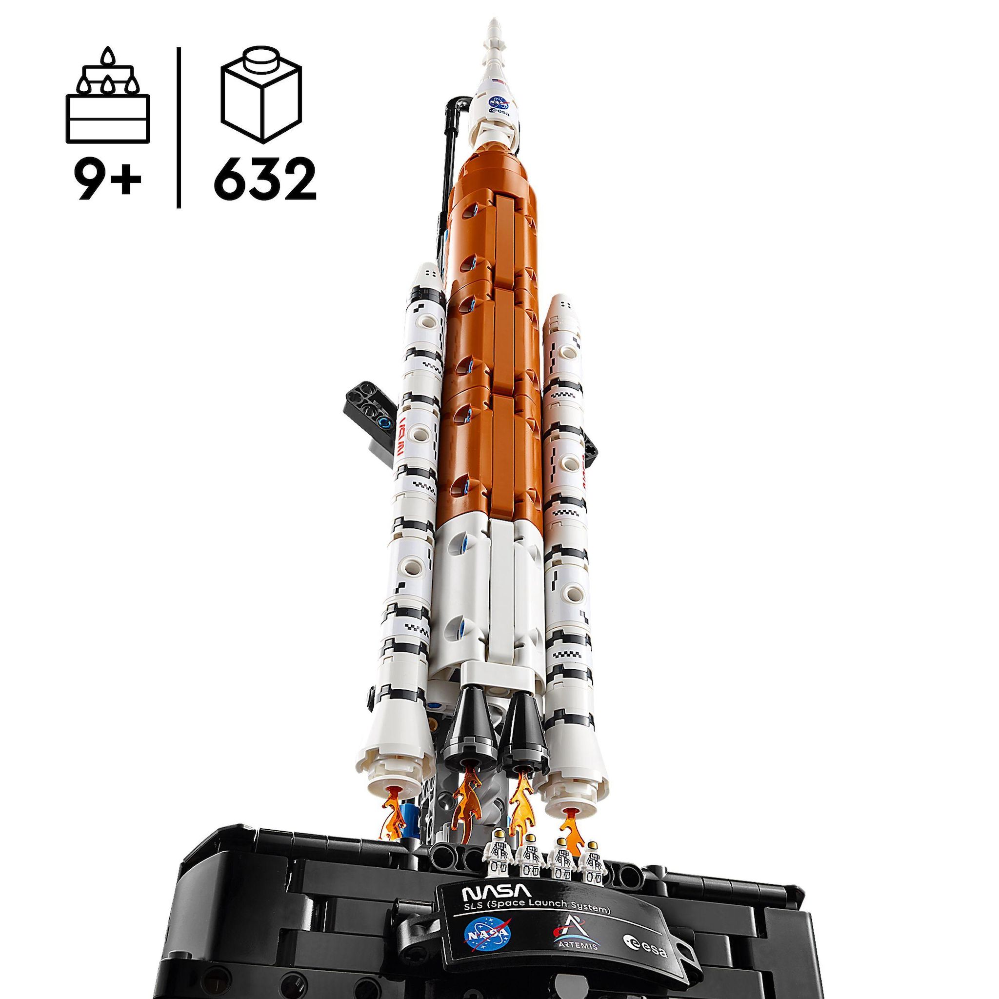 Voir la diapositive 3 : LEGO Technic 42221 - La Fusée SLS NASA Artemis