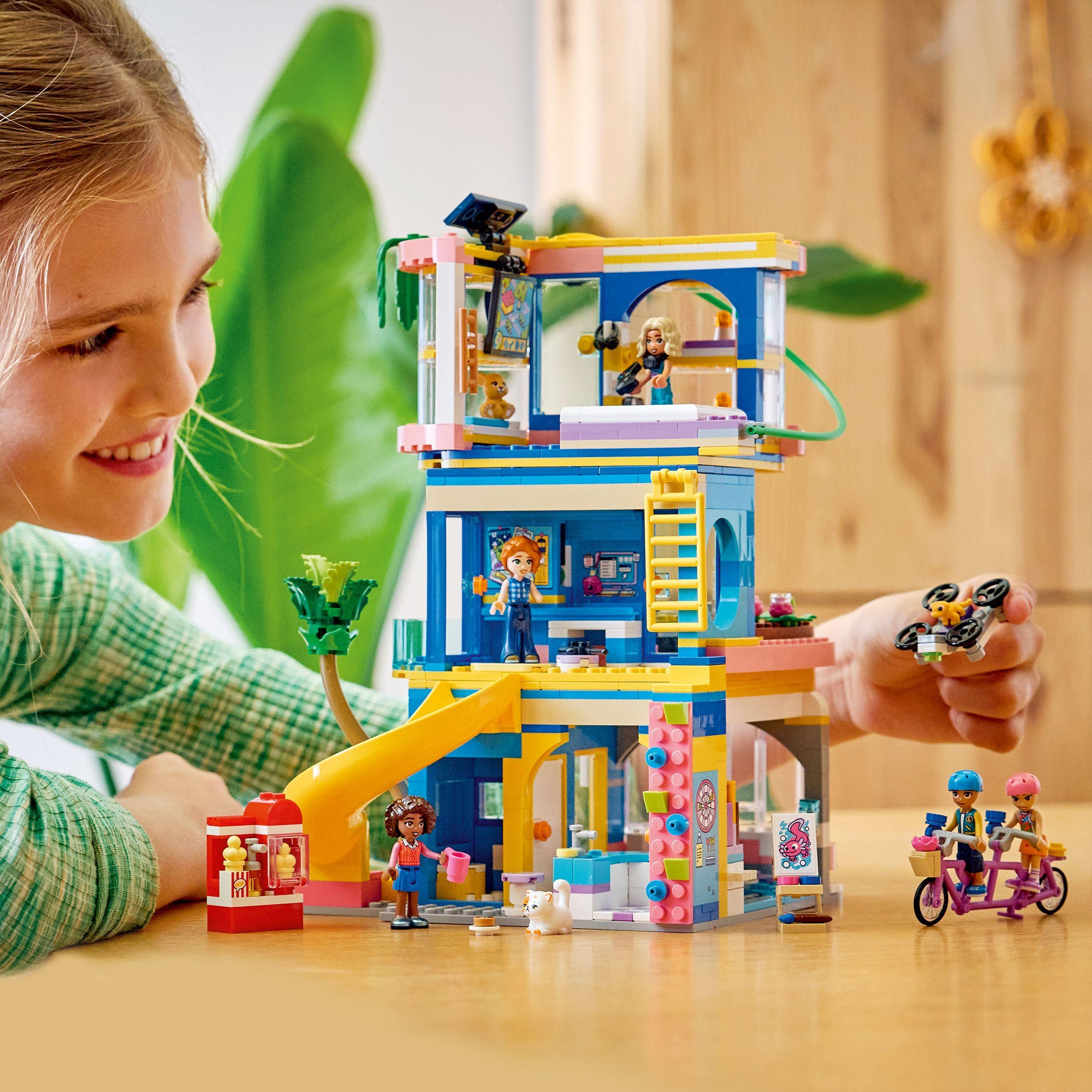 Voir la diapositive 7 : LEGO Friends 42689 Le Club-House de Heartlake City - Jeu de Construction 8 ans - Cadeau