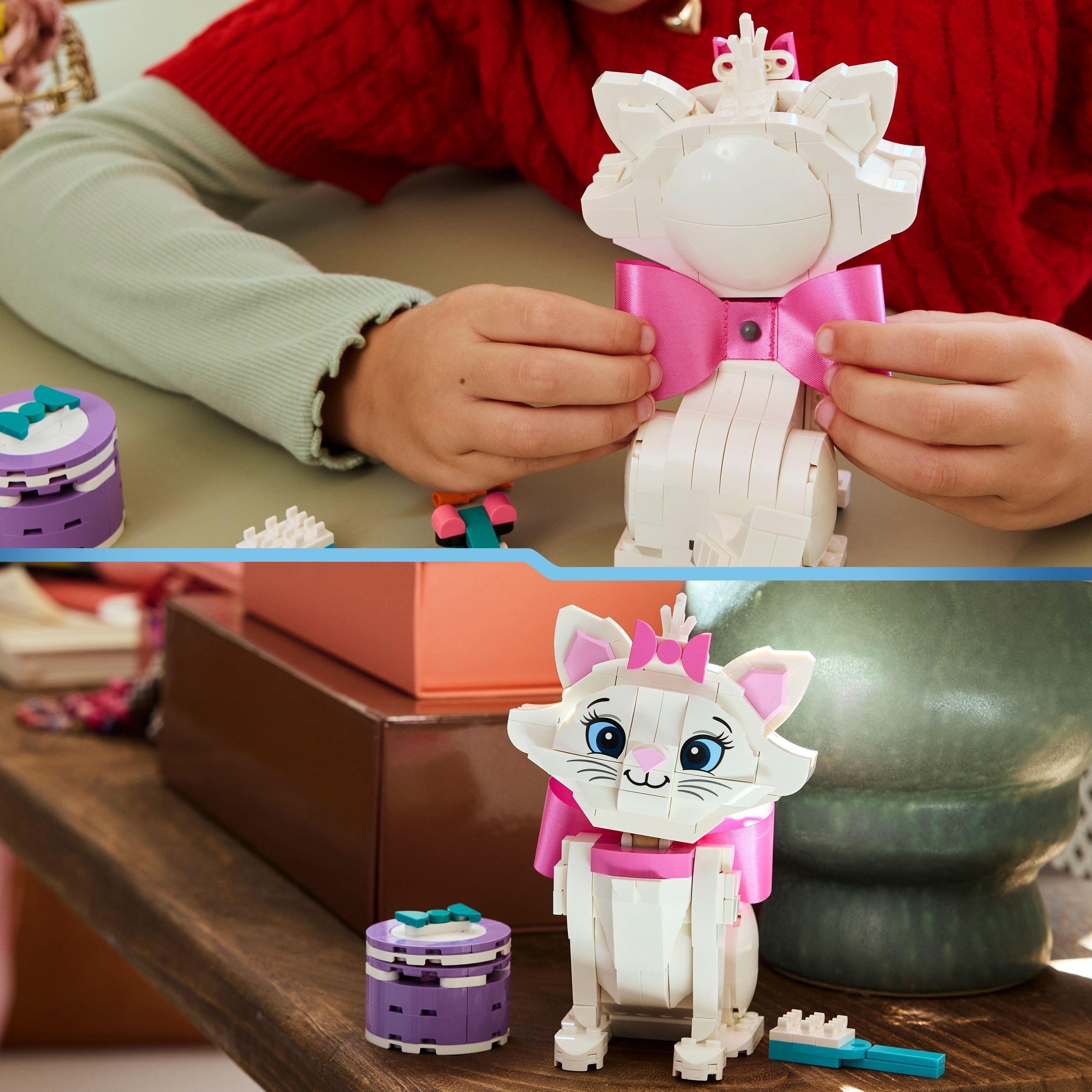 Voir la diapositive 5 : LEGO Disney 43286 - Les Aristochats, l'adorable Marie