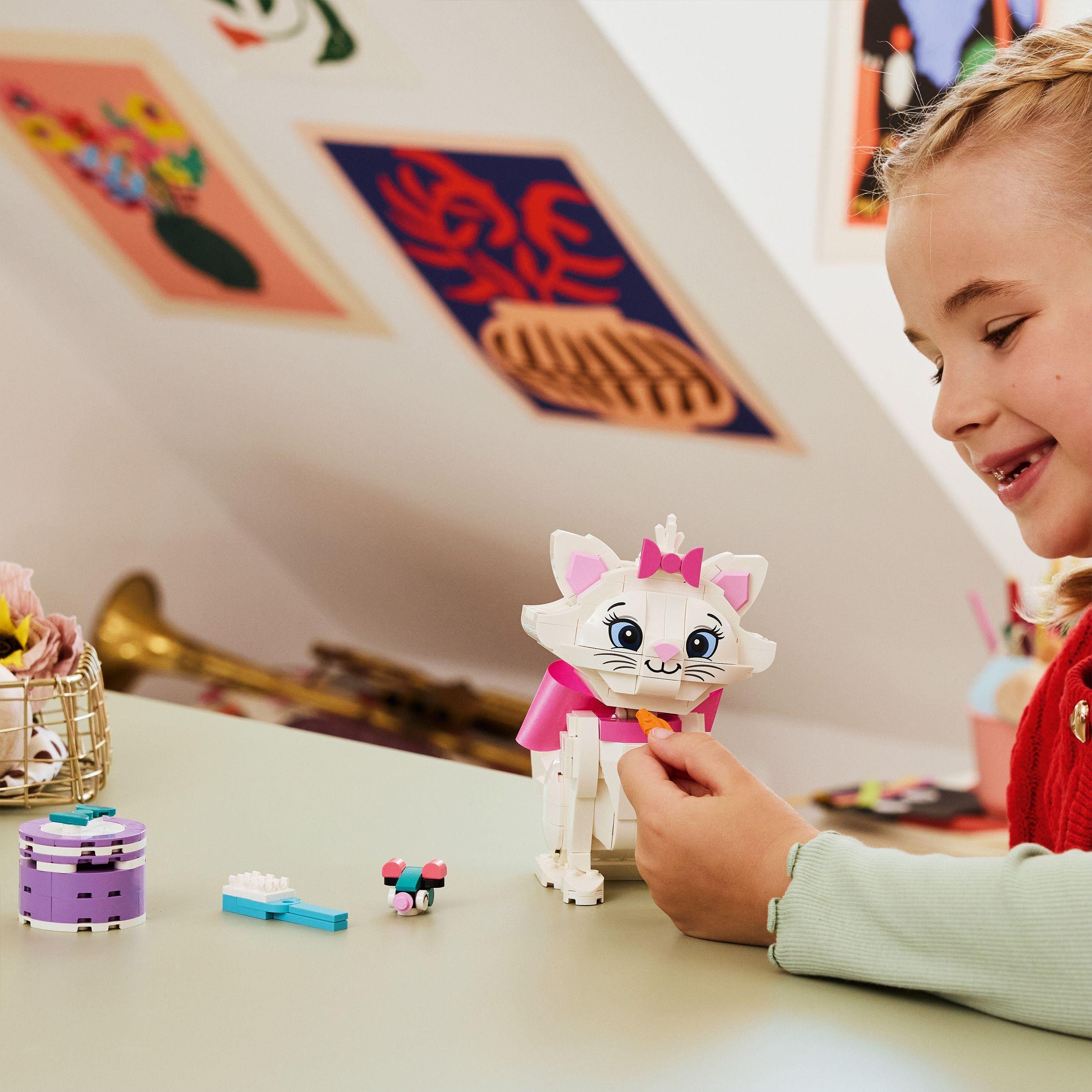 Voir la diapositive 6 : LEGO Disney 43286 - Les Aristochats, l'adorable Marie