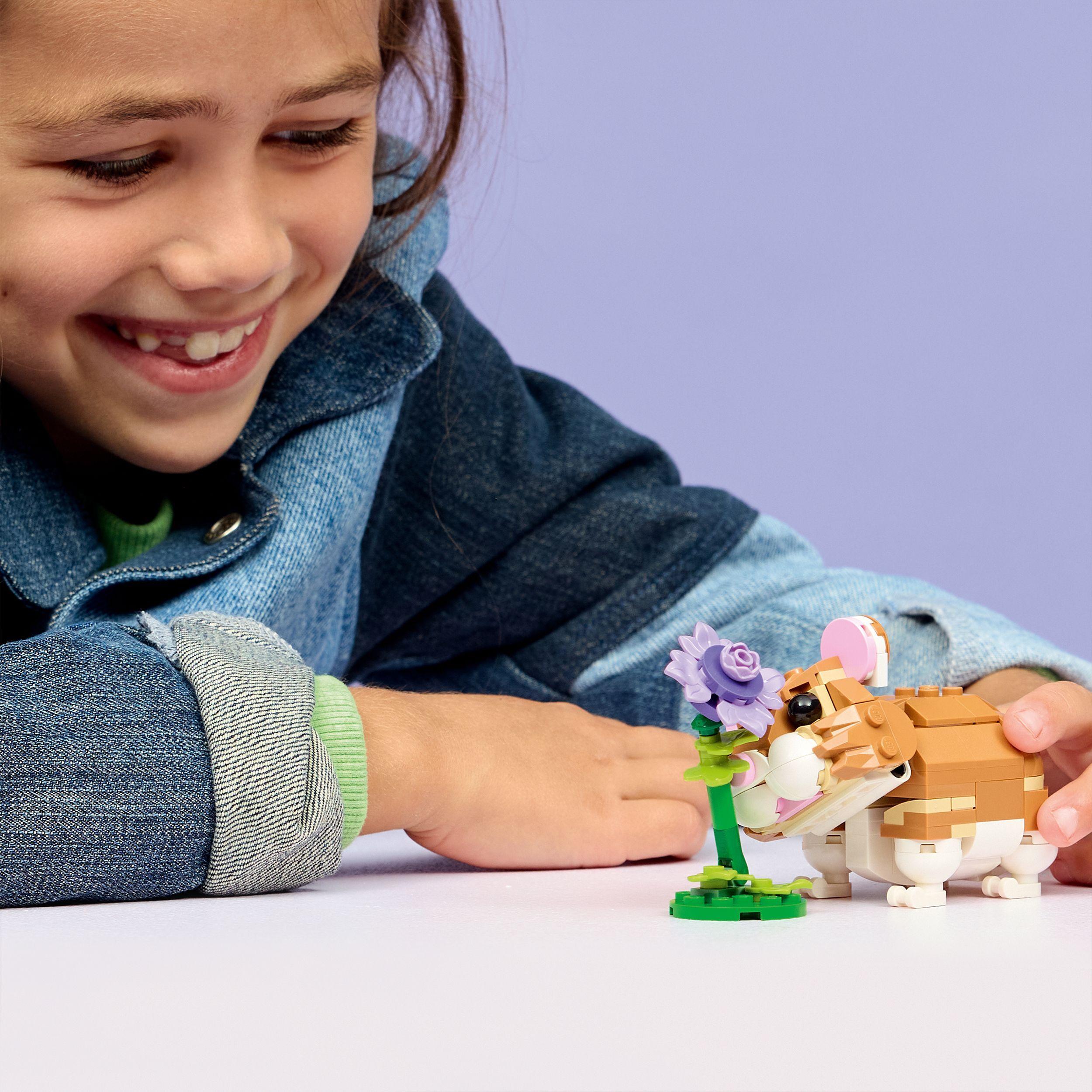 Voir la diapositive 7 : LEGO Creator 3-en-1 31376 L’Adorable Hamster et la Fleur - Jouet de Construction dès 7 ans