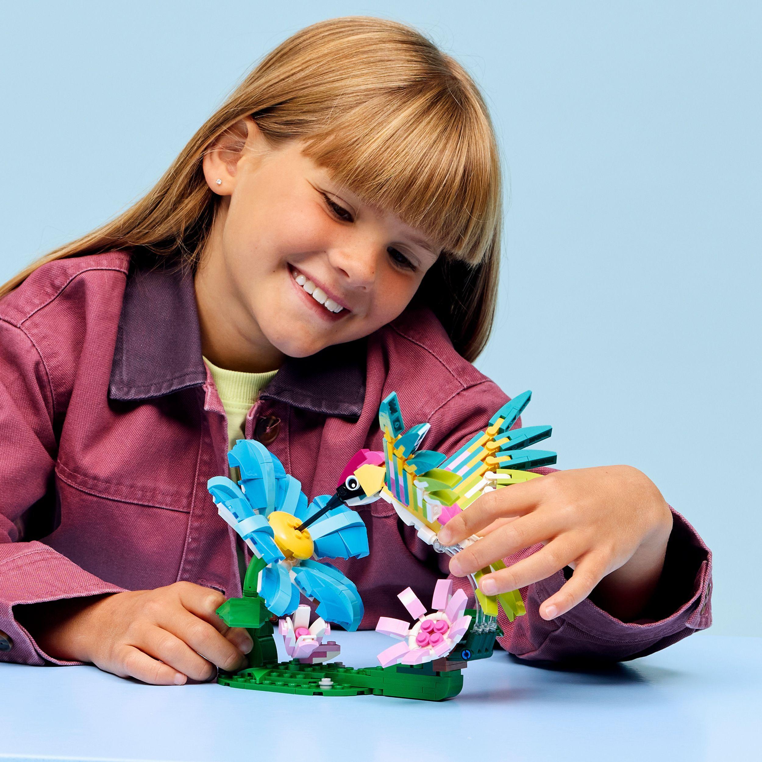 Voir la diapositive 7 : LEGO Creator 3-en-1 31384 Animaux Sauvages : le Colibri Coloré - Jeu de Construction 8 ans