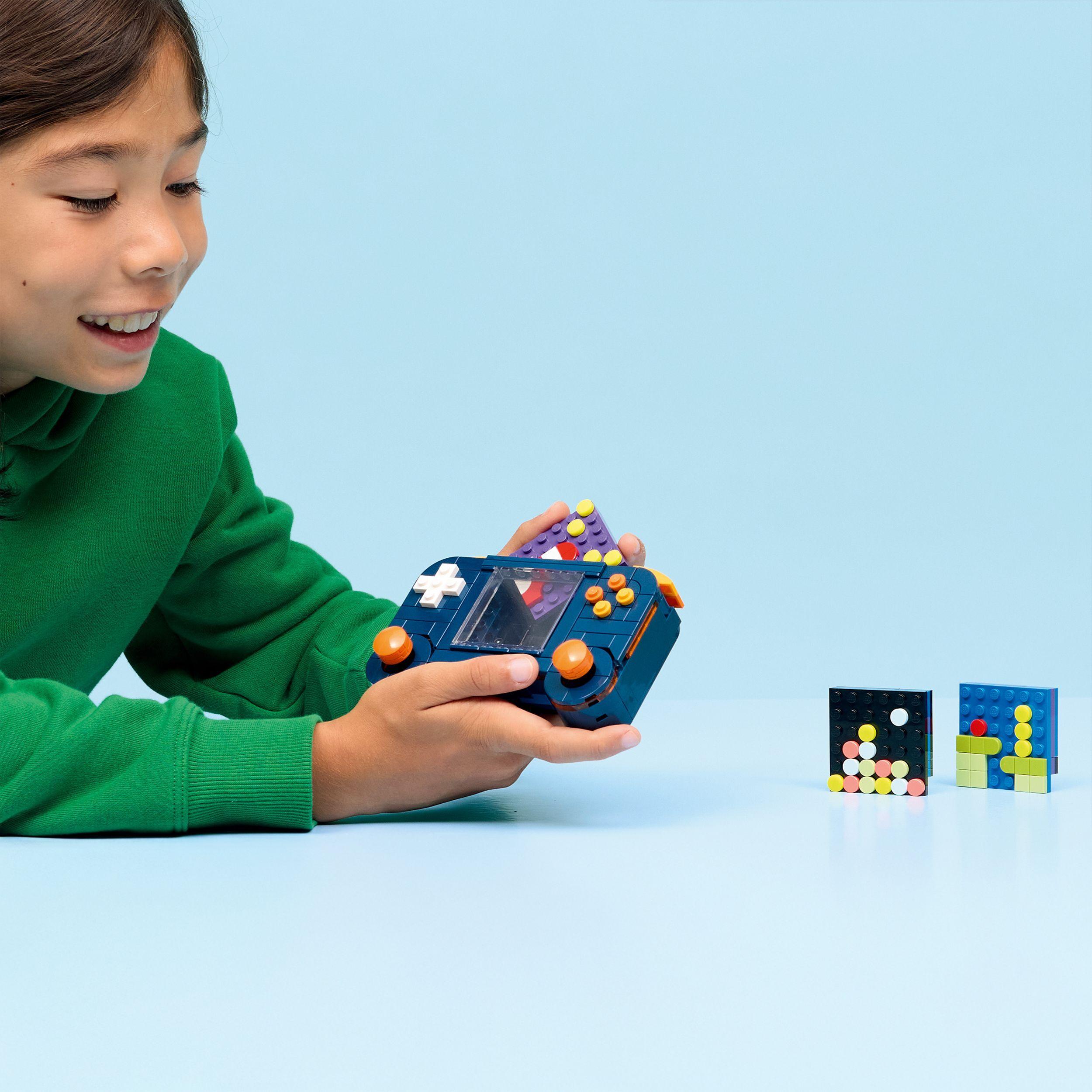 Voir la diapositive 7 : LEGO Creator 3-en-1 31380 La Console de Jeu Rétro - Jouet de Construction - Cadeau 8 ans