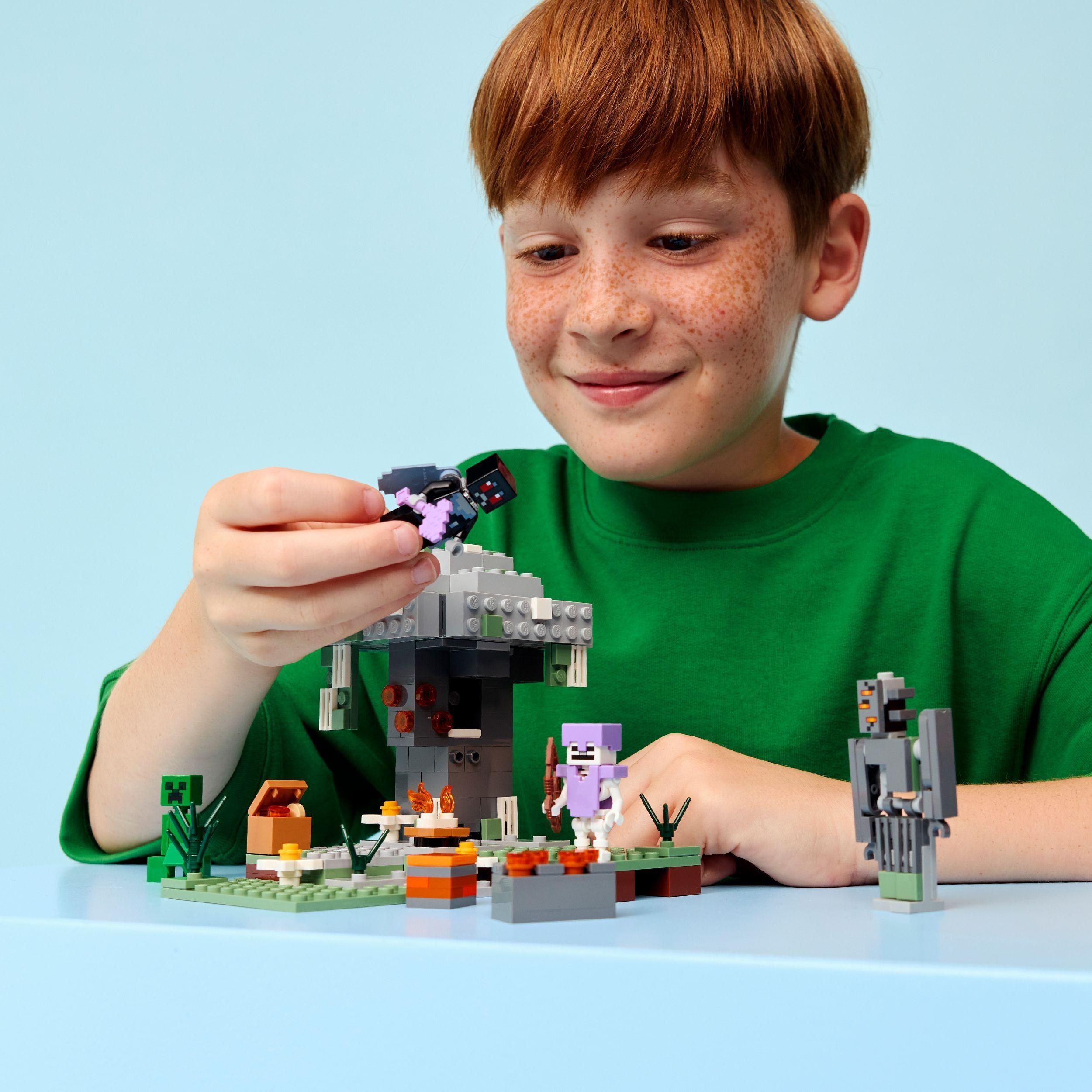 Voir la diapositive 7 : LEGO Minecraft 21586 Le Jardin Pâle - Jeu de Construction pour Garçon ou Fille dès 7 ans