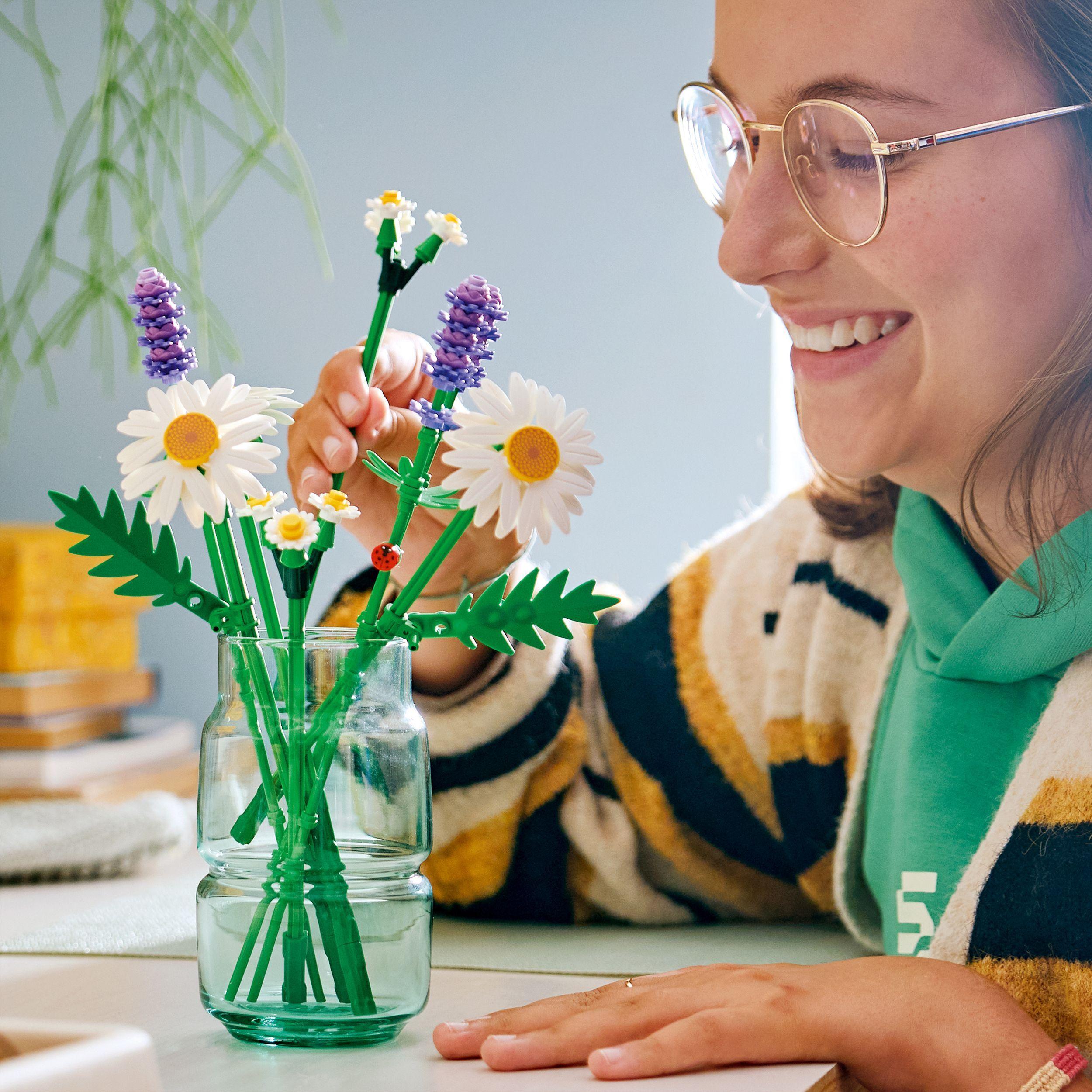 Voir la diapositive 7 : LEGO Botanicals 11508 Marguerites - Set de Bouquet Artificiel dès 9 ans - Fleurs Colorées