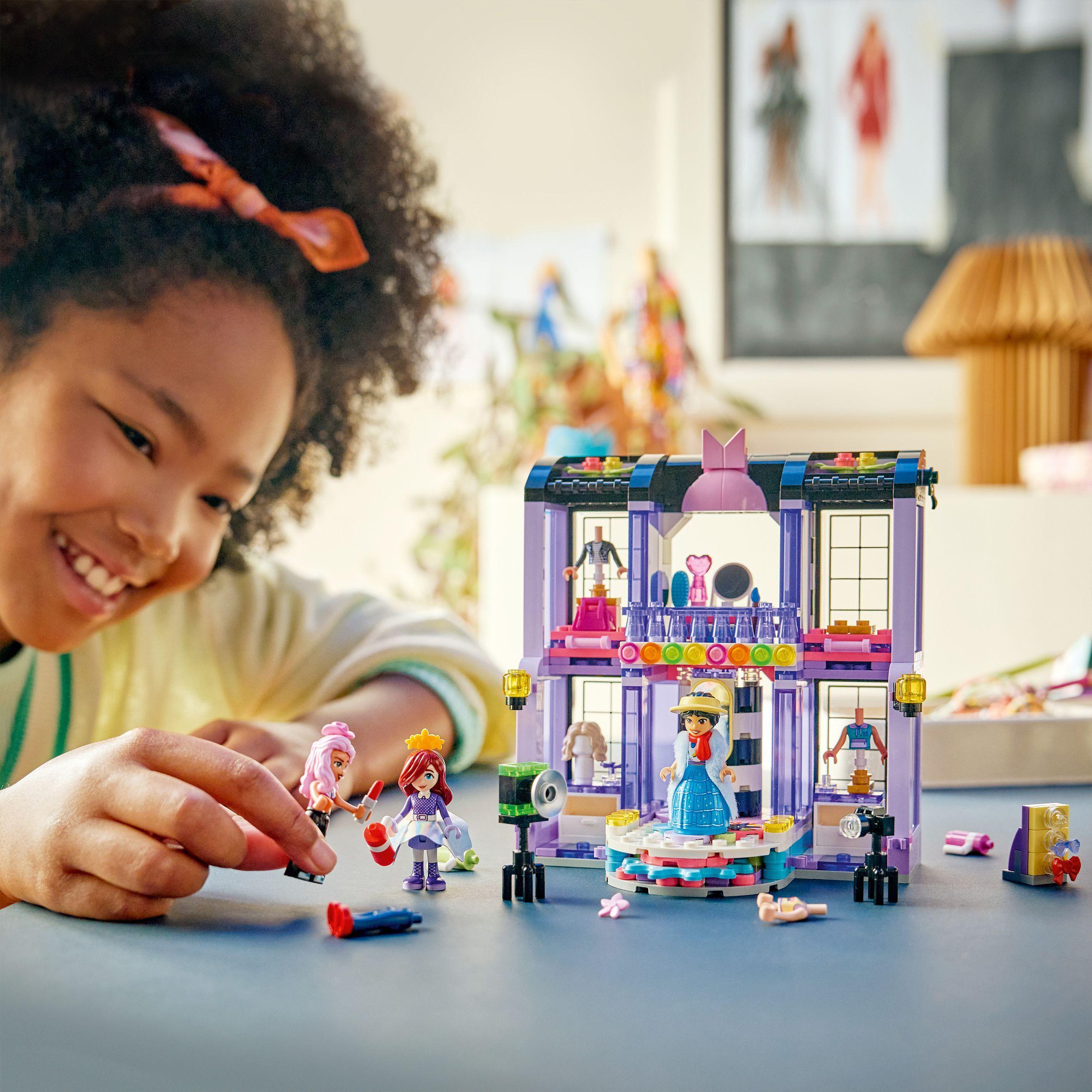 Voir la diapositive 7 : LEGO Friends 42685 Le Défilé de Mode de Heartlake City - Jeu de Construction dès 7 ans