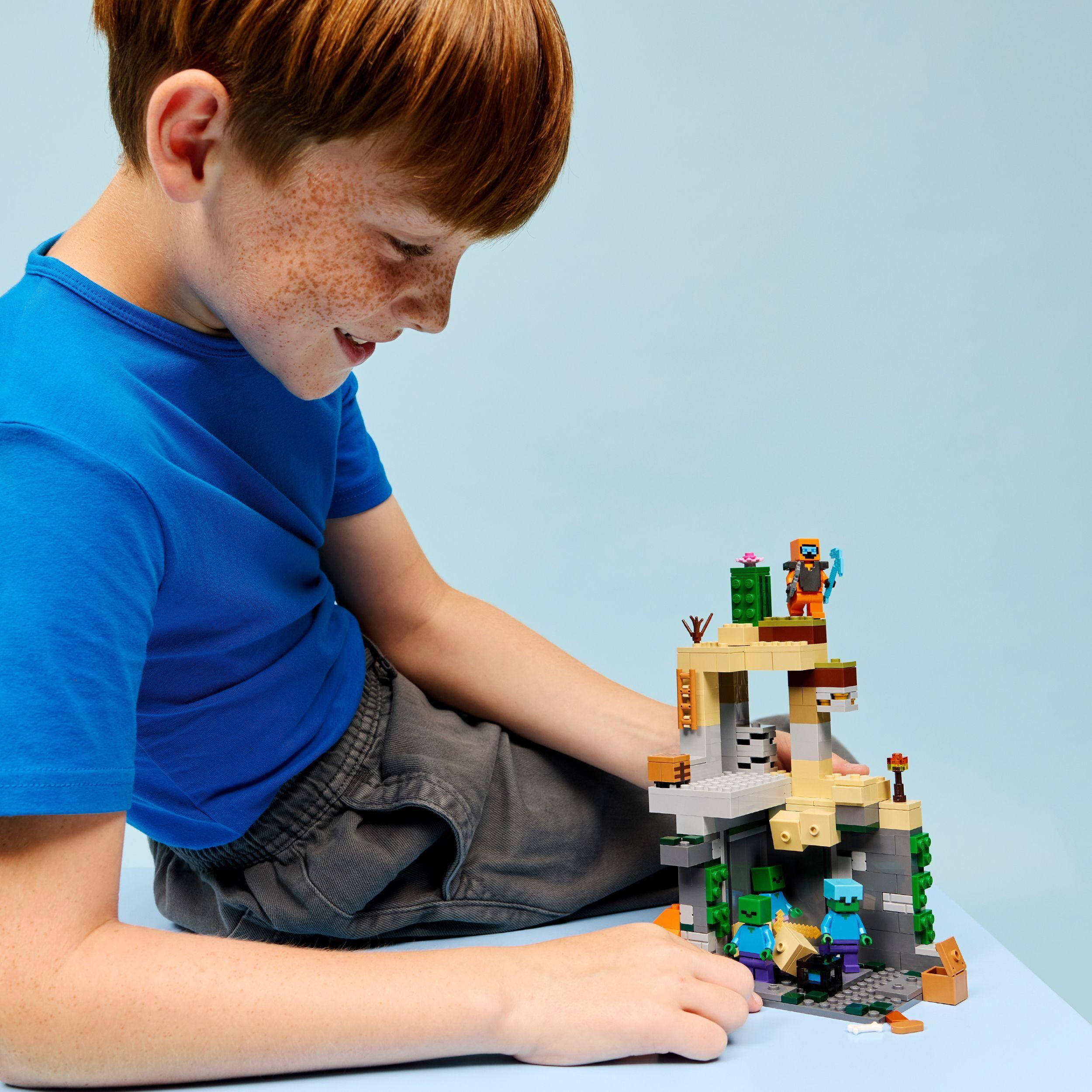 Voir la diapositive 7 : LEGO Minecraft 21587 Le Donjon de Zombies - Jeu Interactif pour Garçon ou Fille dès 8 ans