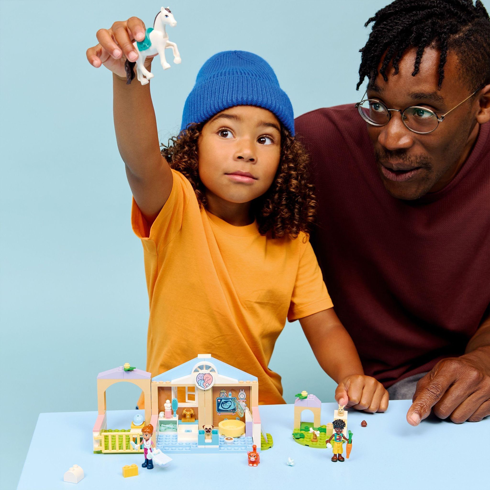 Voir la diapositive 7 : LEGO Friends 42696 - La Clinique Vétérinaire