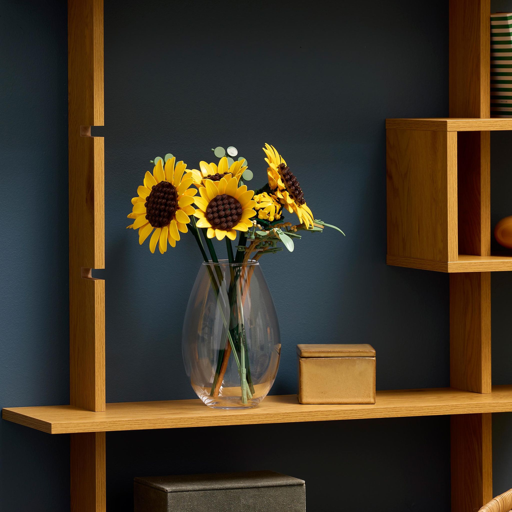 Voir la diapositive 4 : LEGO Botanicals 11502 Le Bouquet de Tournesols - Set de Fleurs Artificielles pour Adulte