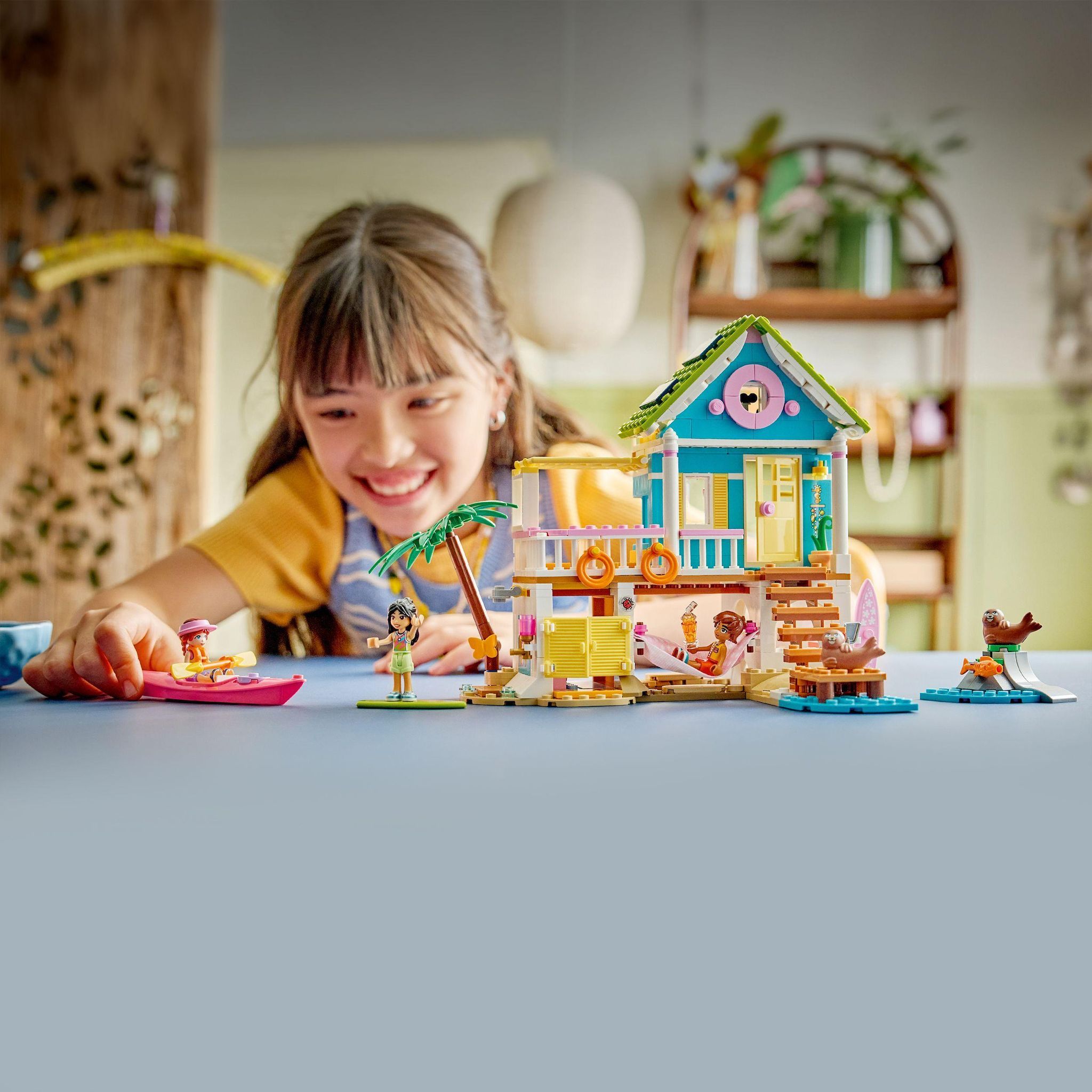 Voir la diapositive 7 : LEGO Friends 42699 - La Maison sur la Plage et les Phoques