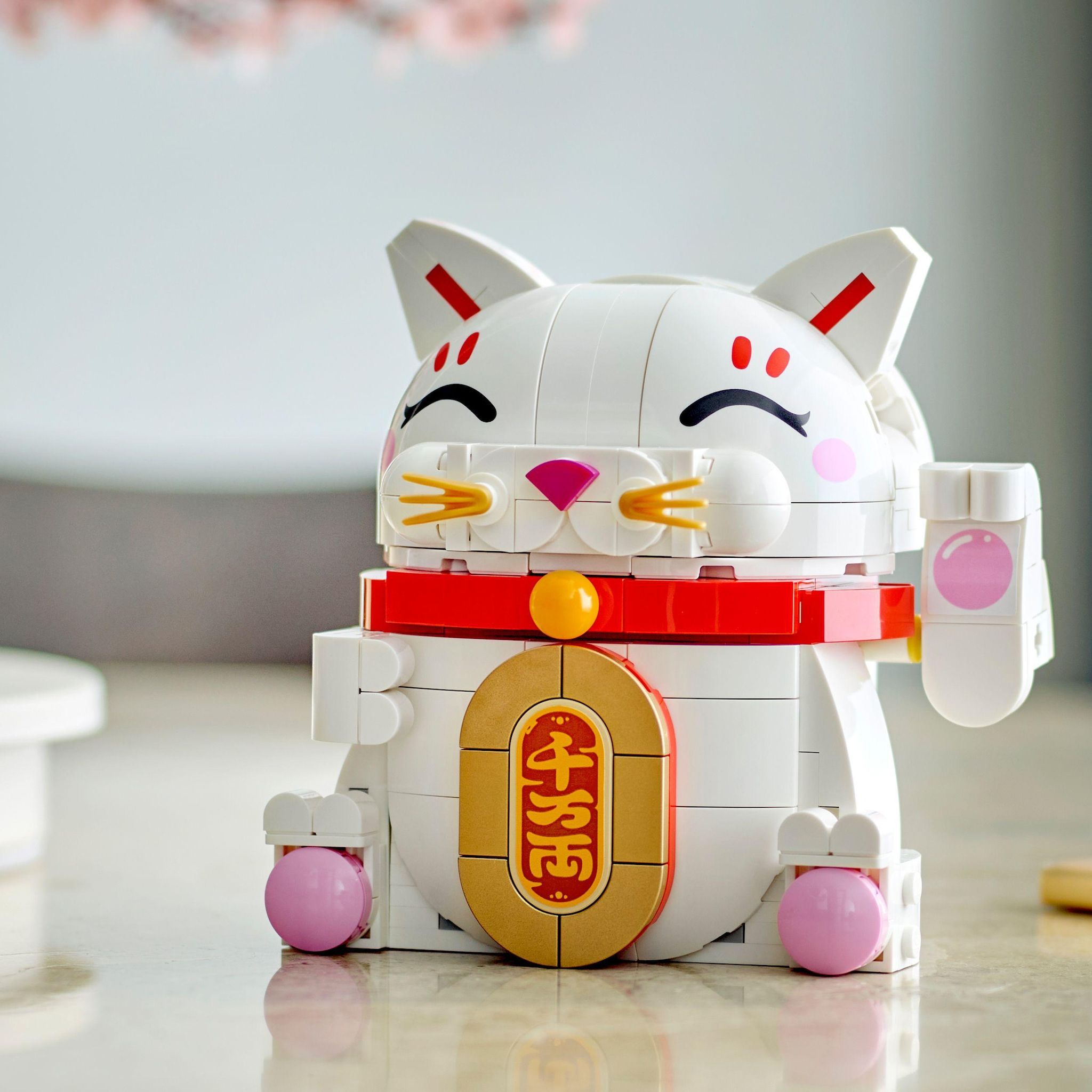 Voir la diapositive 7 : LEGO 40813 - Le Chat Porte Bonheur