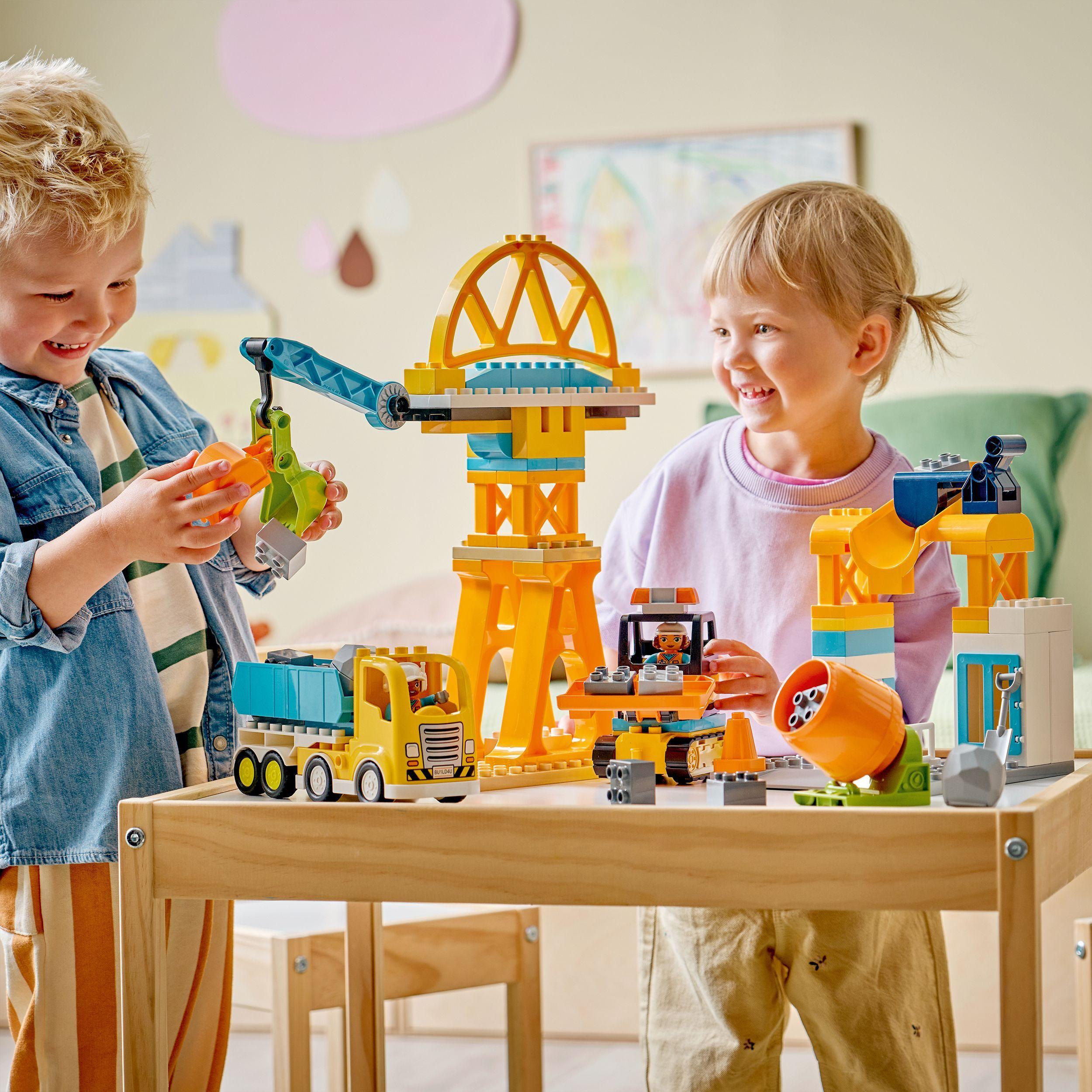 Voir la diapositive 7 : LEGO DUPLO Ma Ville 10476 Le Chantier et les Véhicules de Construction 3-en-1 - Jeu Créatif