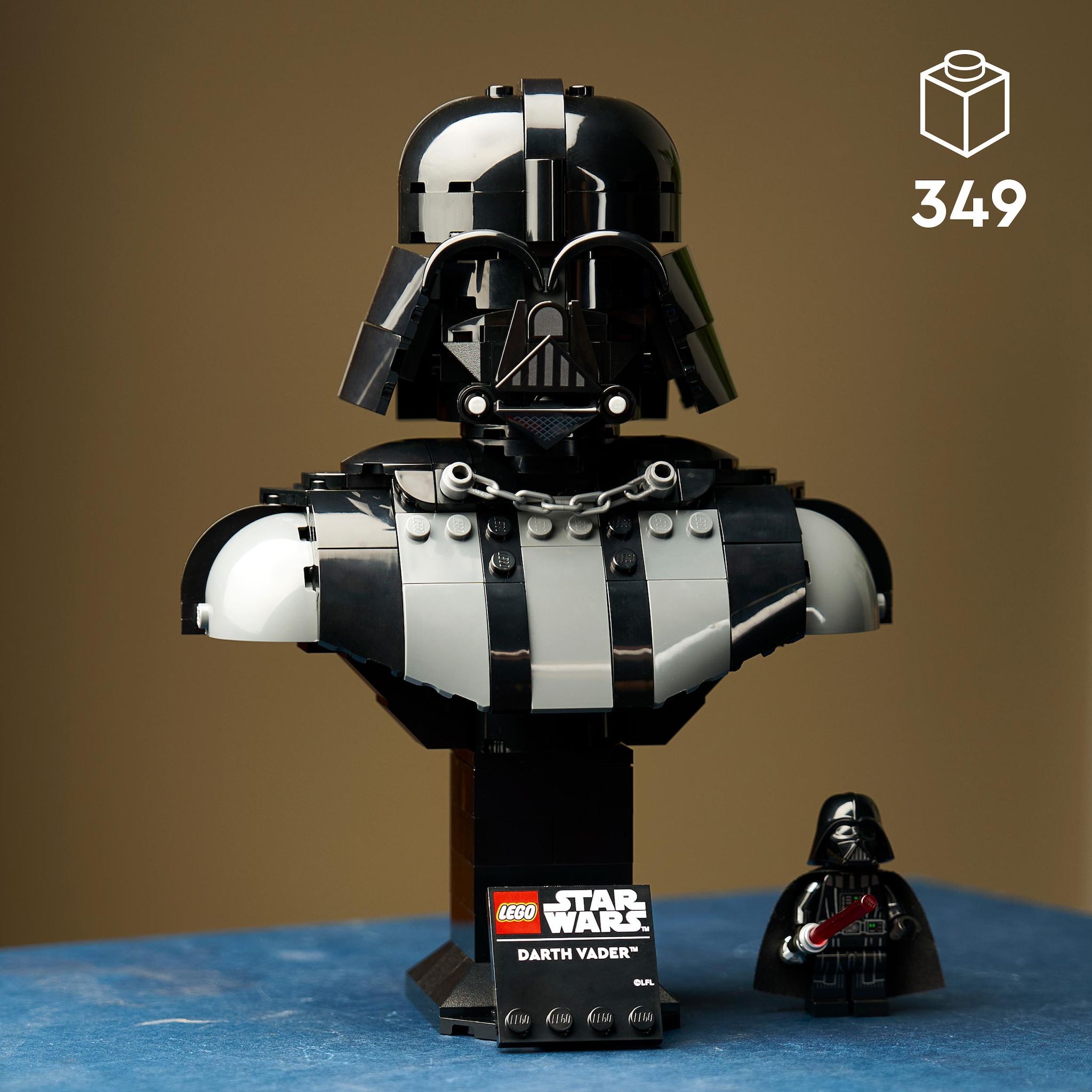 Voir la diapositive 3 : LEGO Star Wars 75439 - Le buste de Dark Vador