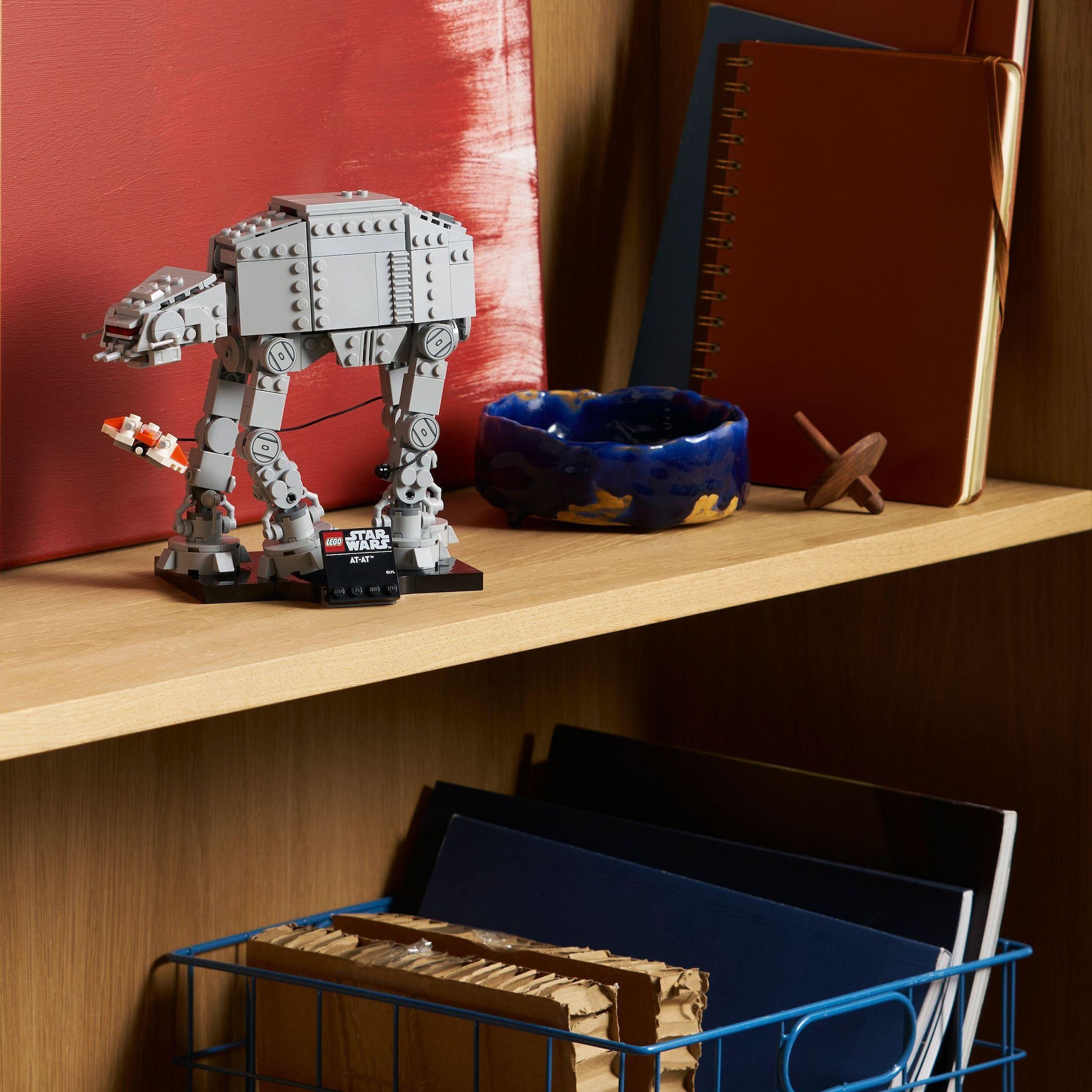 Voir la diapositive 4 : LEGO Star Wars 75440 - AT-AT