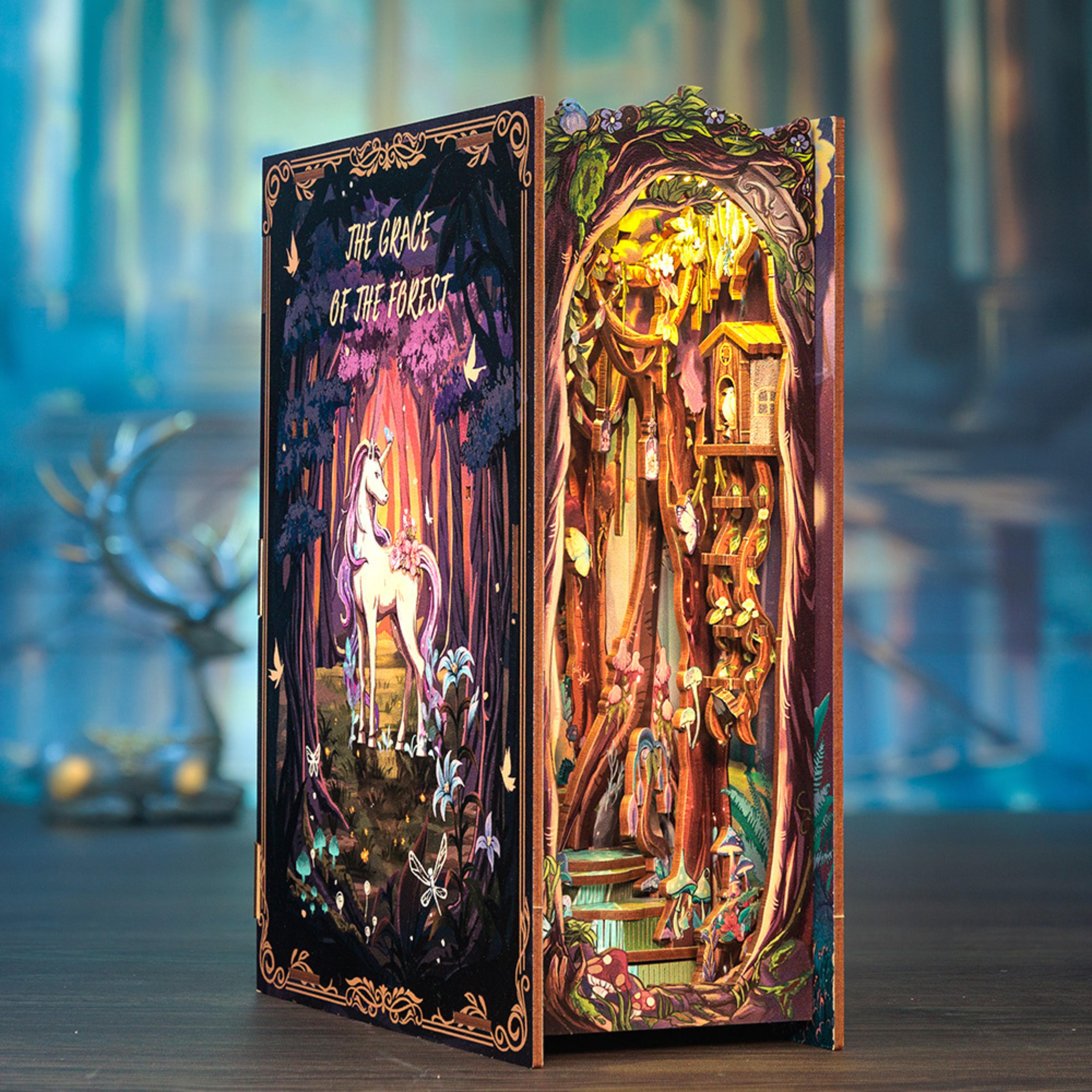 Voir la diapositive 4 : BLACKROCK GAMES Booknook La forêt enchantée - Livre à assembler