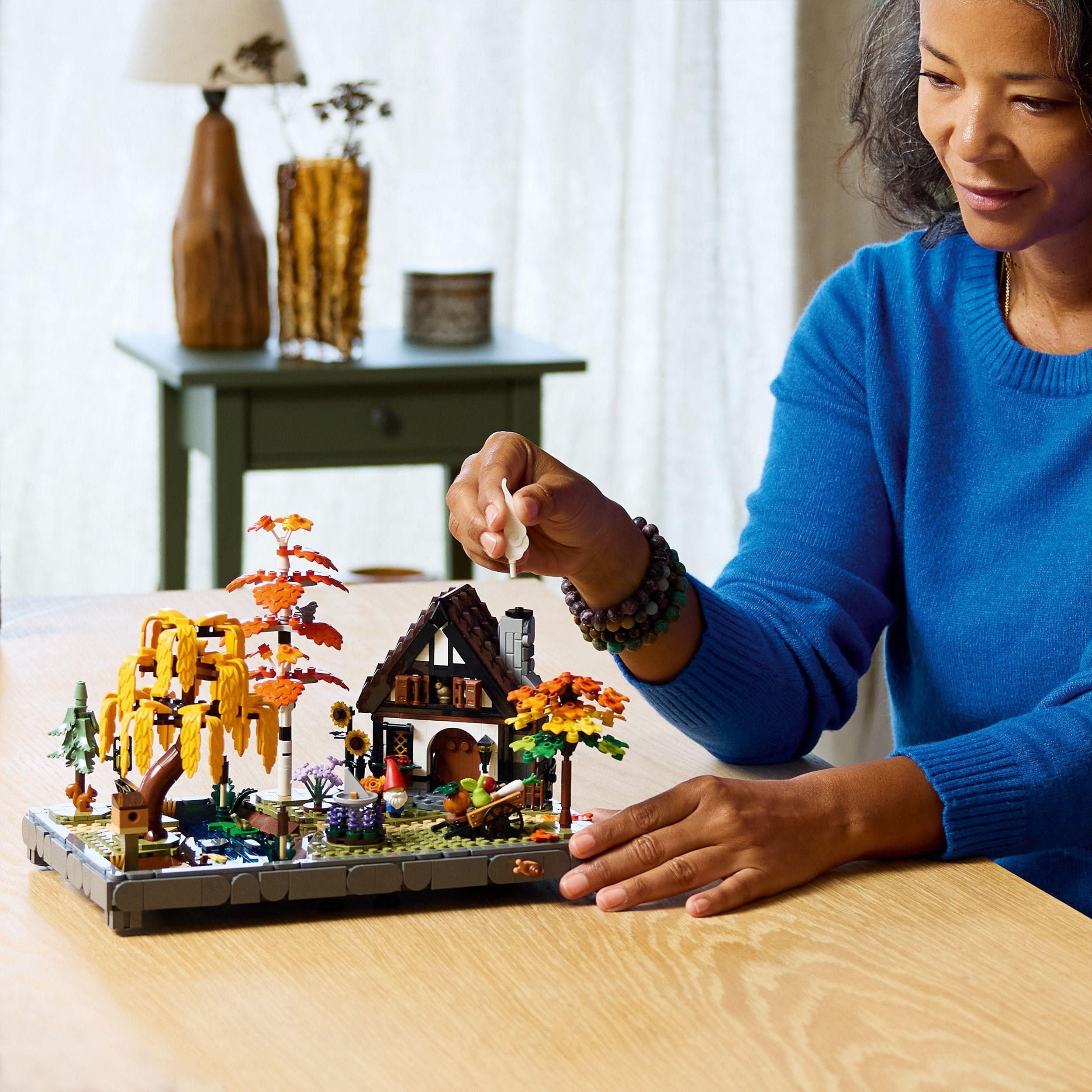 Voir la diapositive 7 : LEGO Icons 11372 - Le Jardin d'Automne