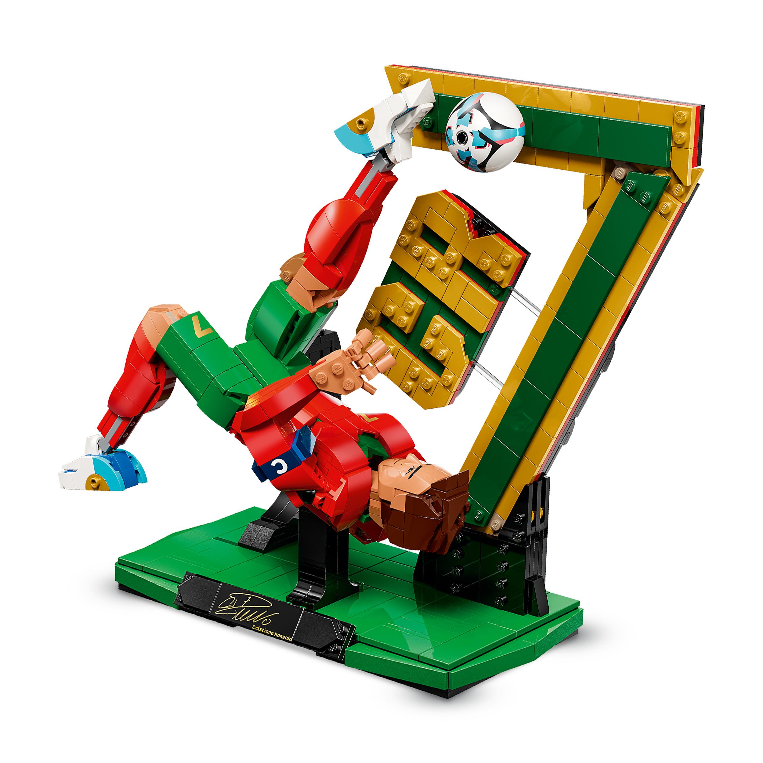 Voir la diapositive 4 : LEGO LEGO Editions 43016 Cristiano Ronaldo – Légende du Foot - Jeu 10 ans - Décoration Chambre