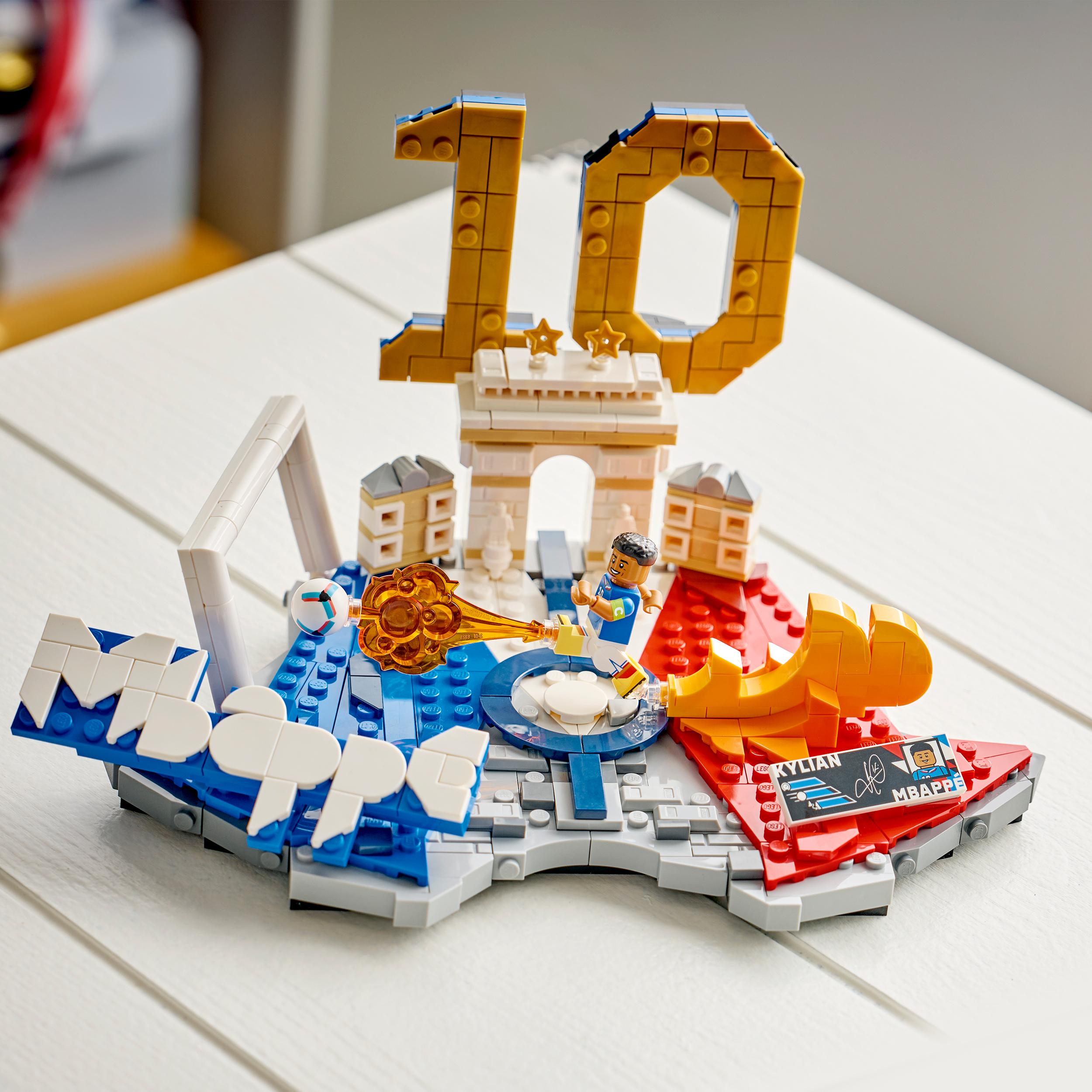 Voir la diapositive 6 : LEGO LEGO Editions 43013 Kylian Mbappé – Best Of - Jeu 10 ans - Décoration de Chambre d'Enfant