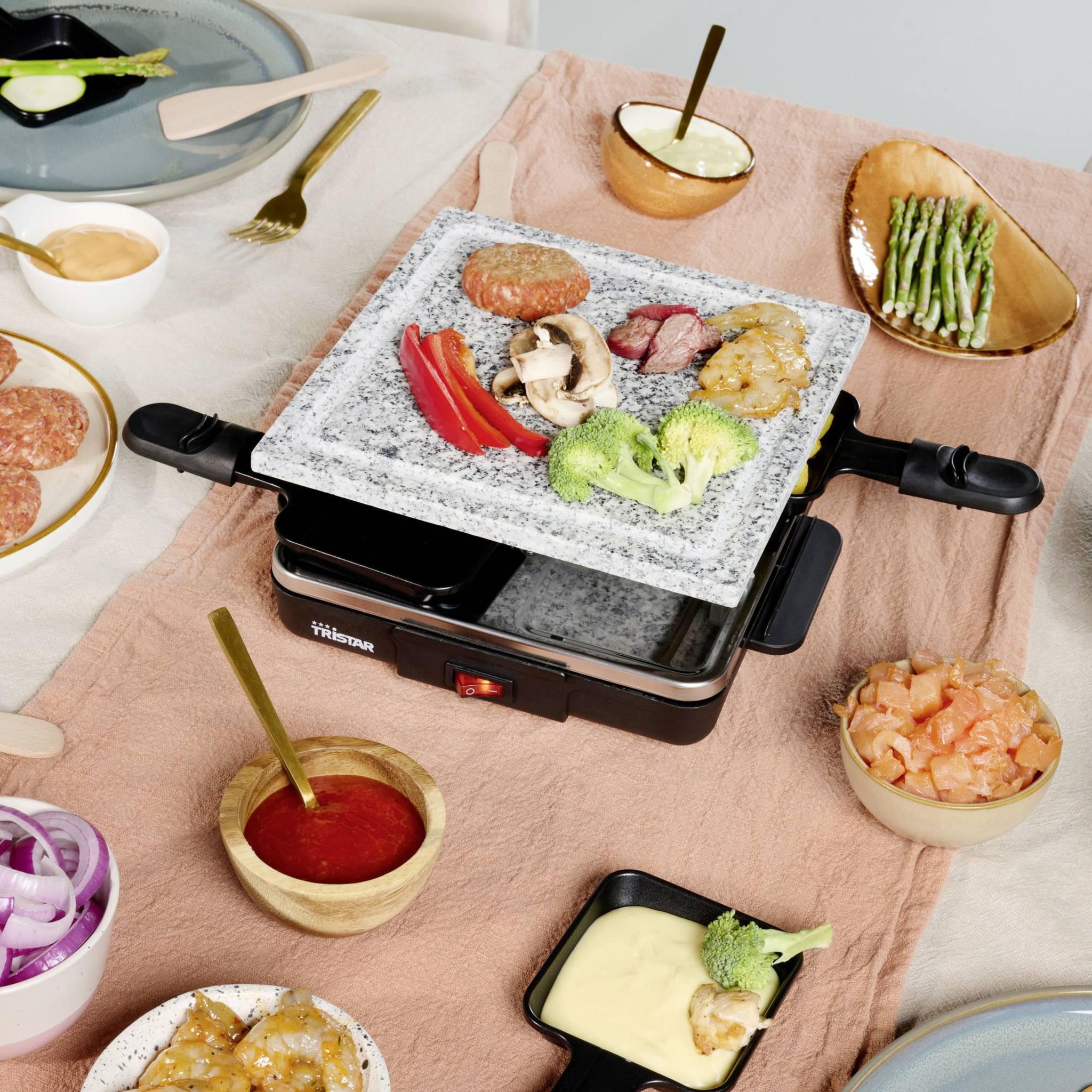 Voir la diapositive 4 : TRISTAR Raclette 4 personnes RA2745 - Noir